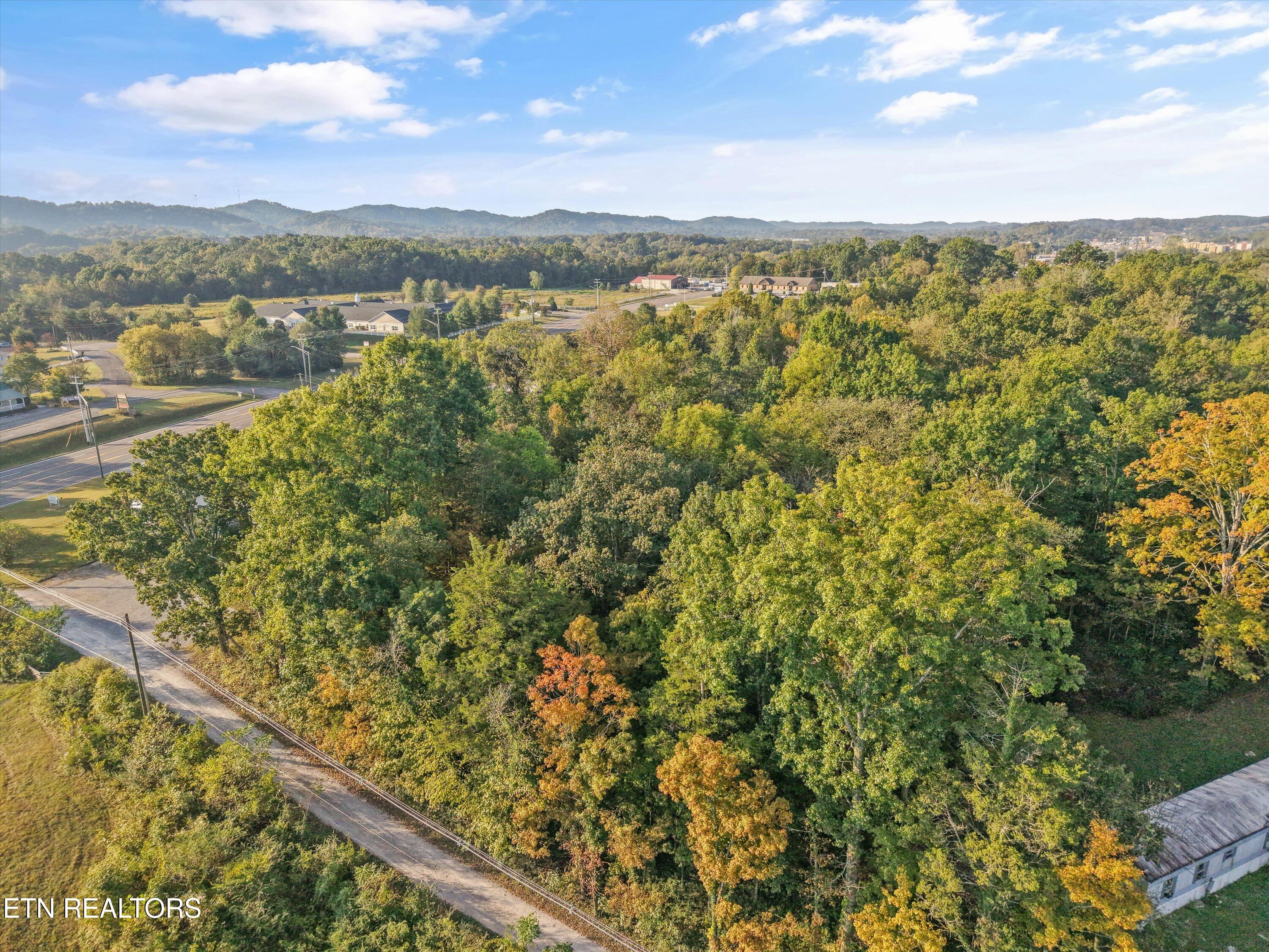 2715 Andersonville Highway Clinton TN 37716