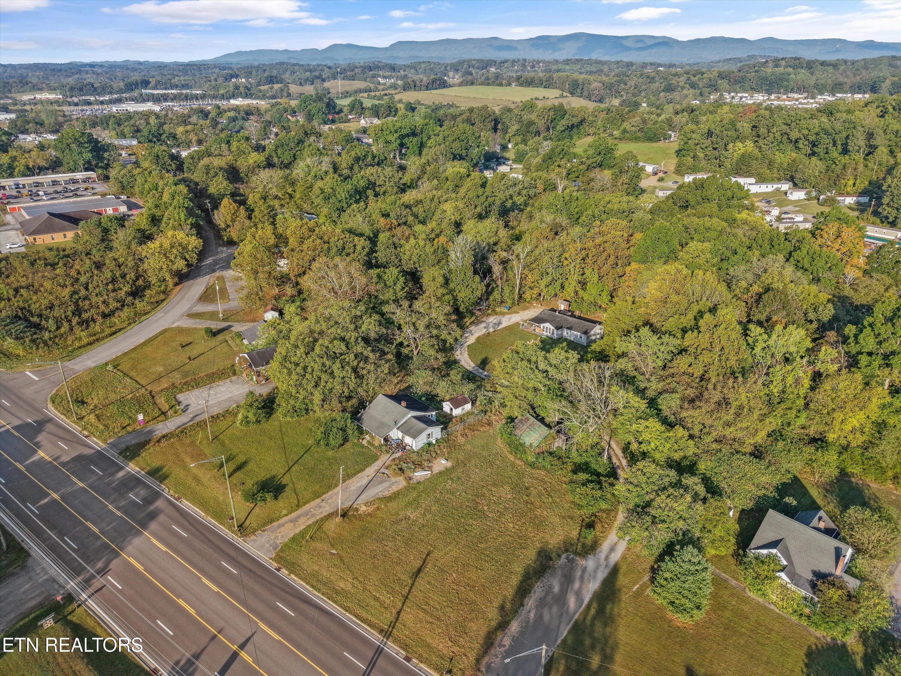 2715 Andersonville Highway Clinton TN 37716