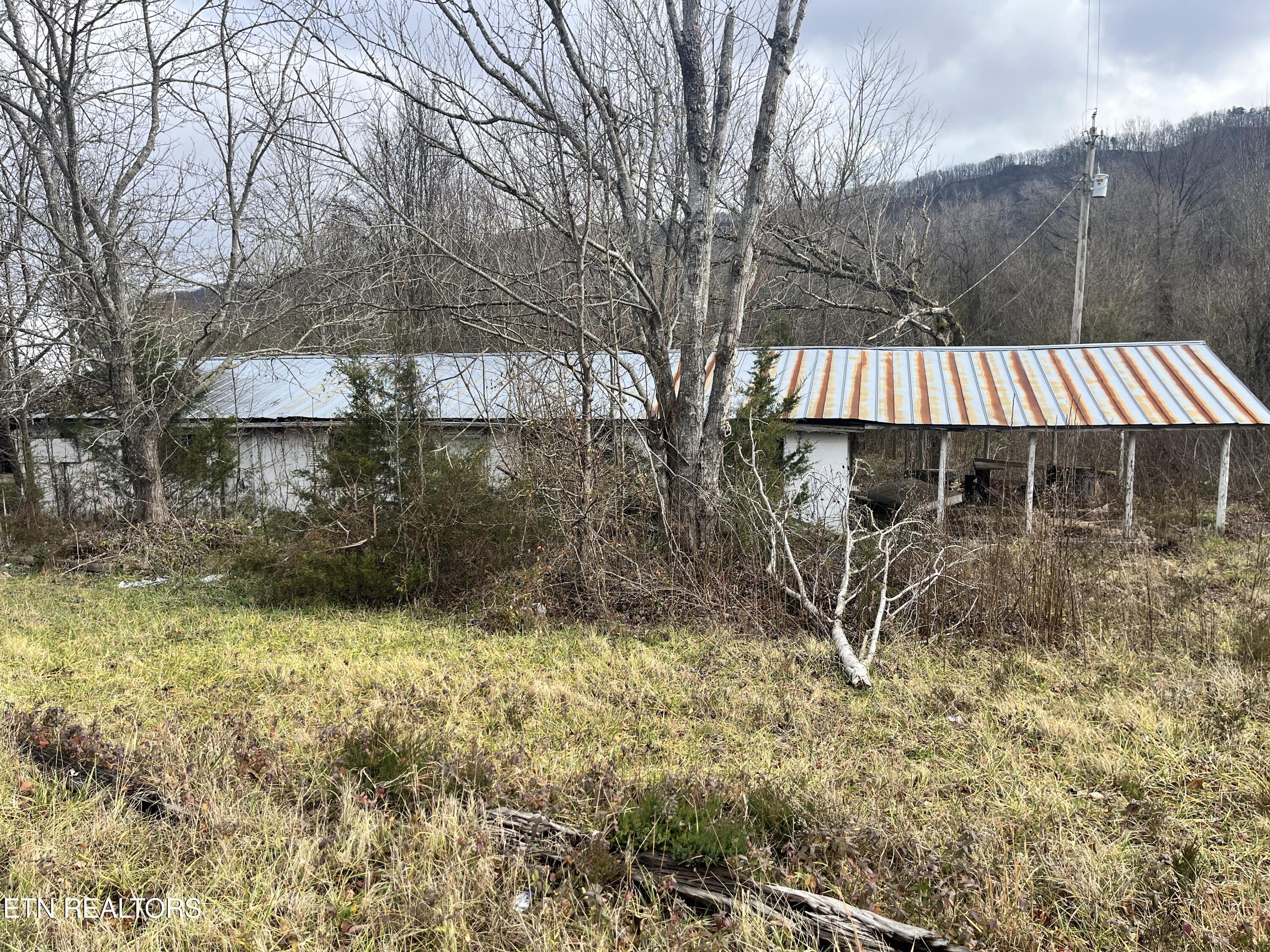 7875 Highway 131 Washburn TN 37888