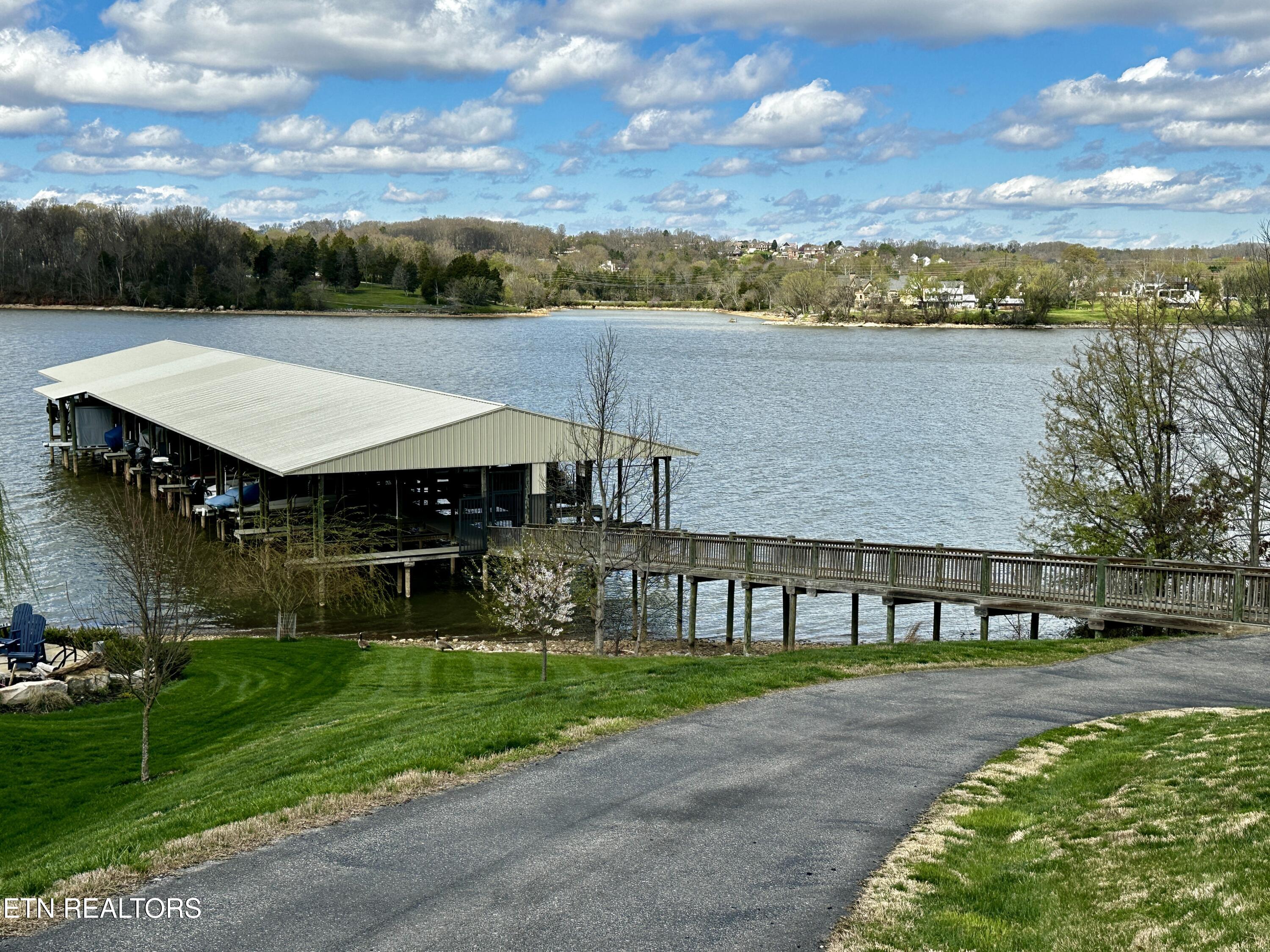 Promontory Point Louisville TN 37777