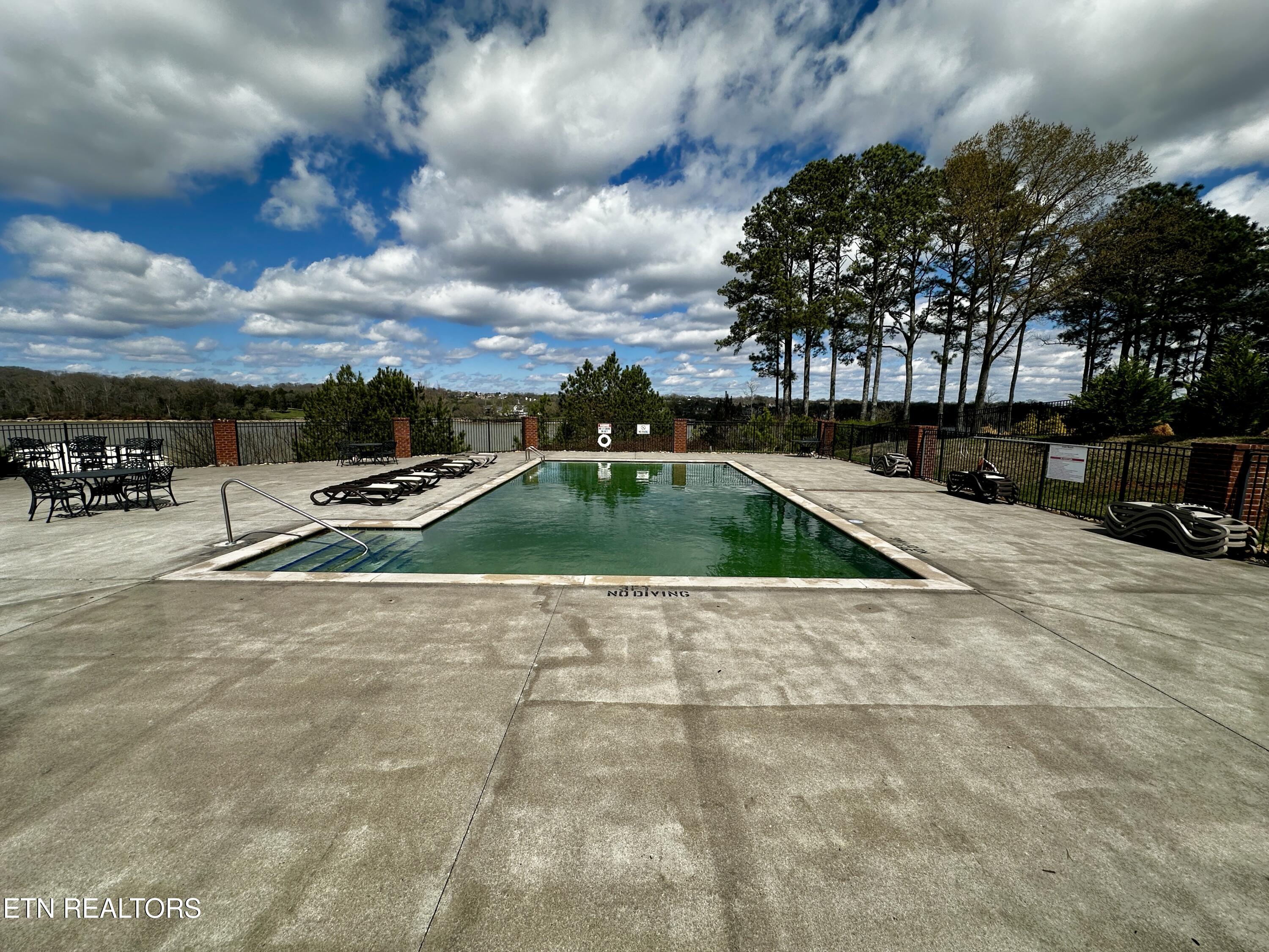 Promontory Point Louisville TN 37777