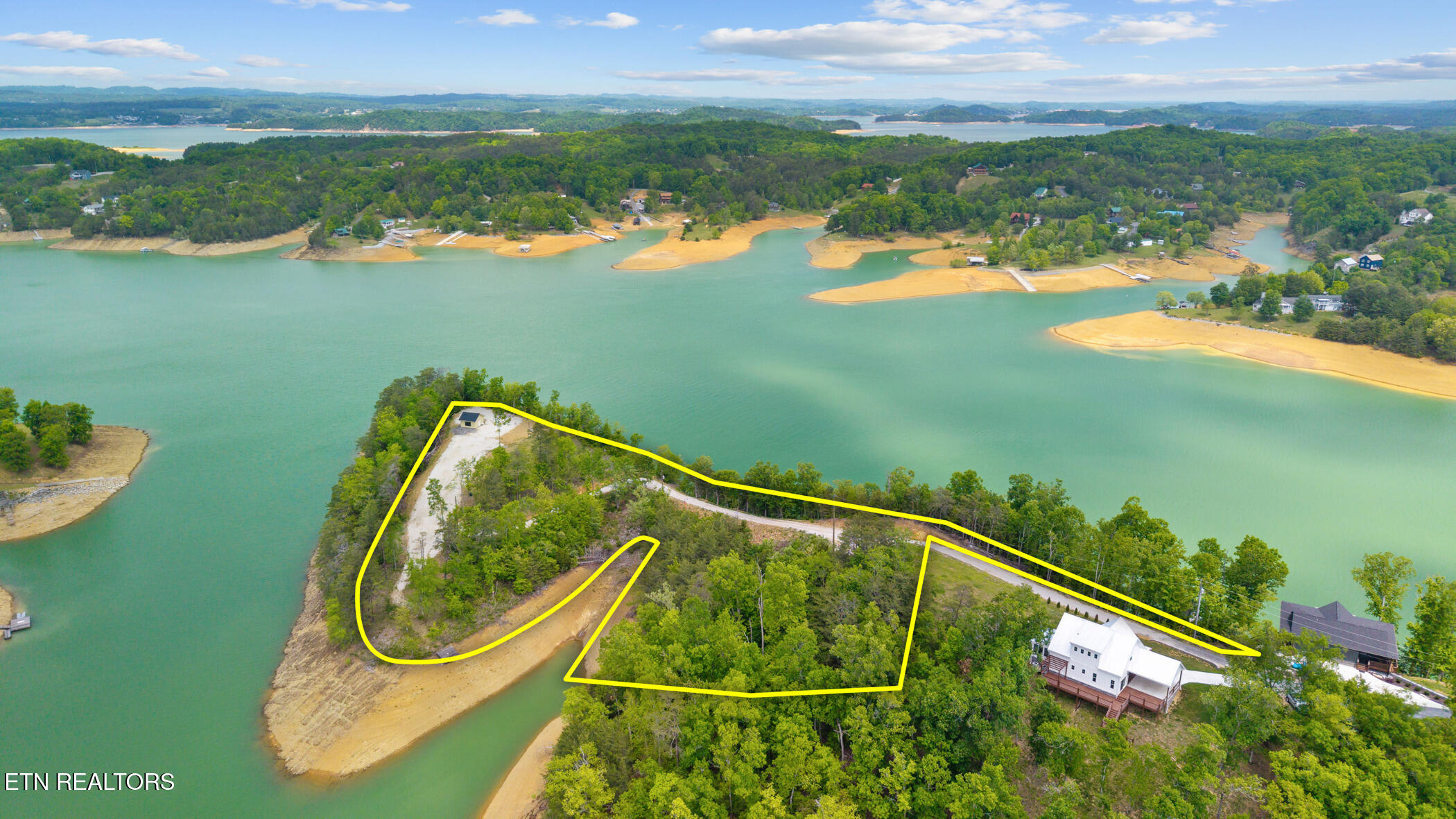 1967 Lake Oaks Way Sevierville TN 37876