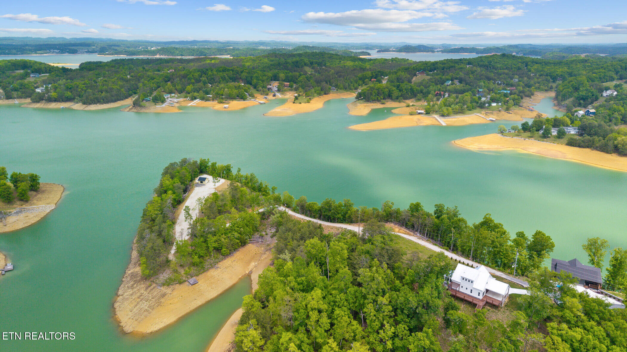 1967 Lake Oaks Way Sevierville TN 37876