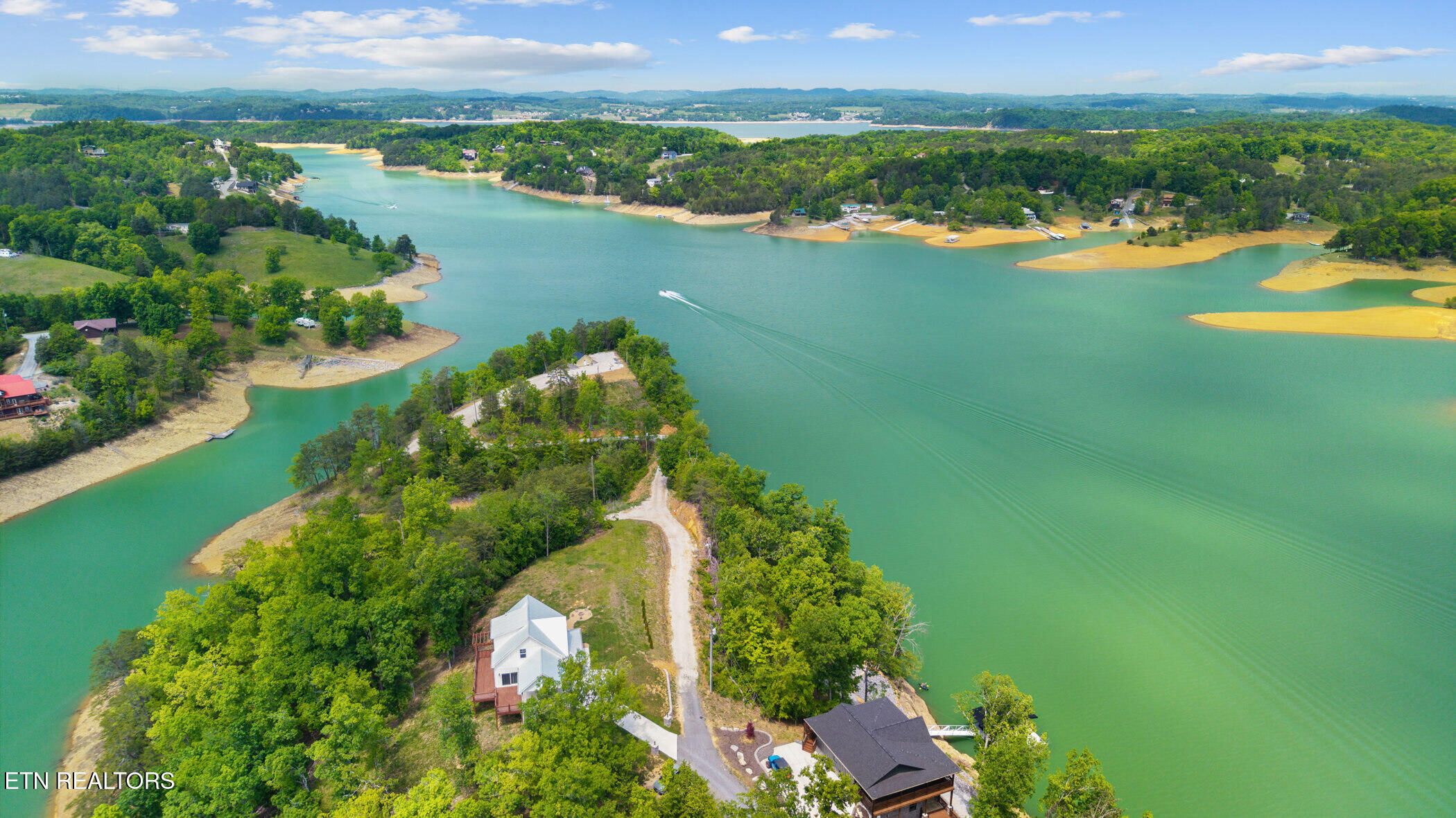 1967 Lake Oaks Way Sevierville TN 37876