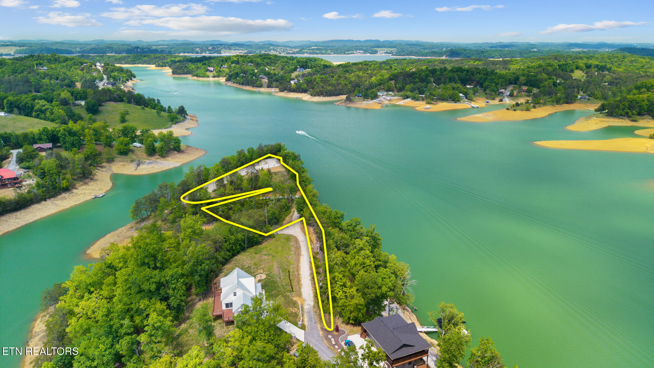 1967 Lake Oaks Way Sevierville TN 37876