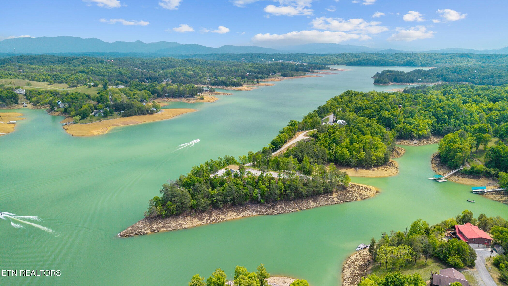 1967 Lake Oaks Way Sevierville TN 37876