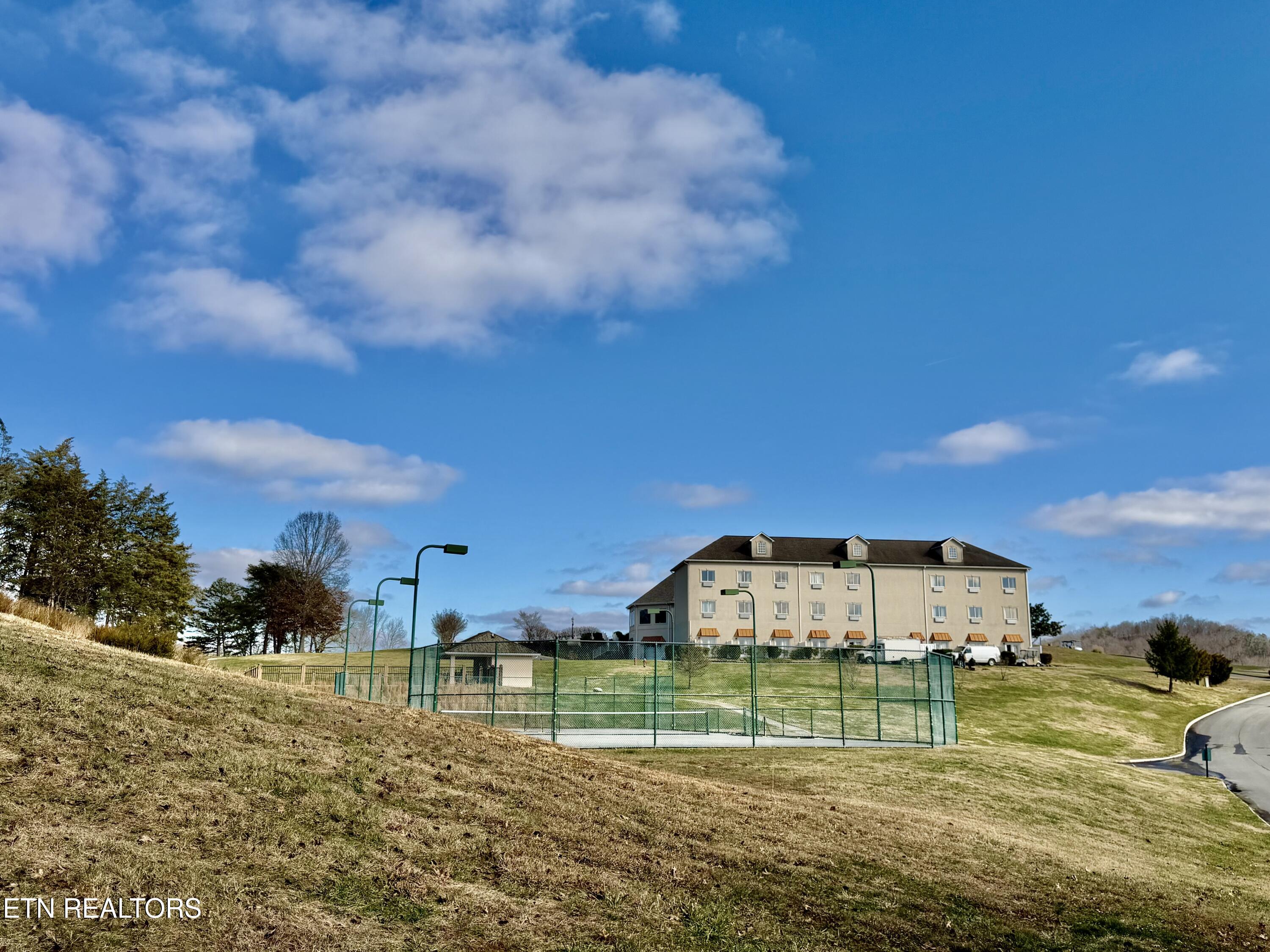 Divot Place Tazewell TN 37879