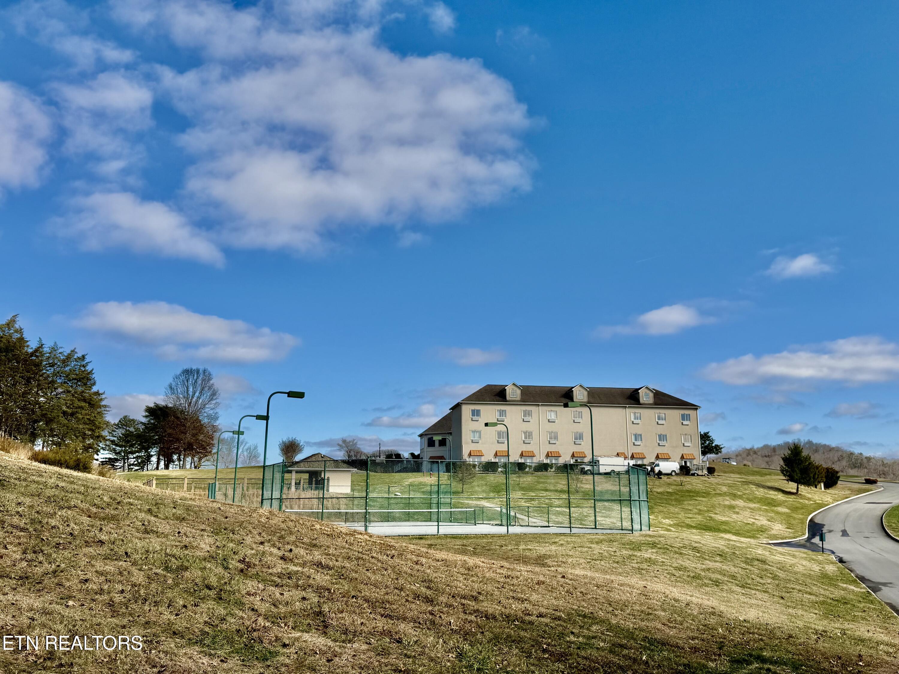 Divot Place Tazewell TN 37879