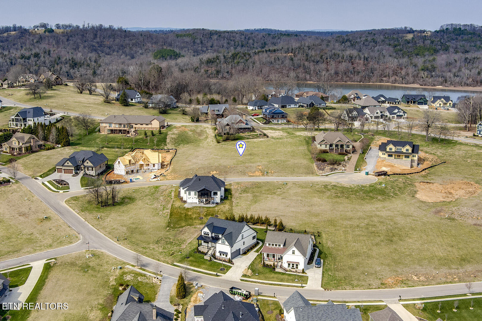 419 Hawks Bend Loudon TN 37774