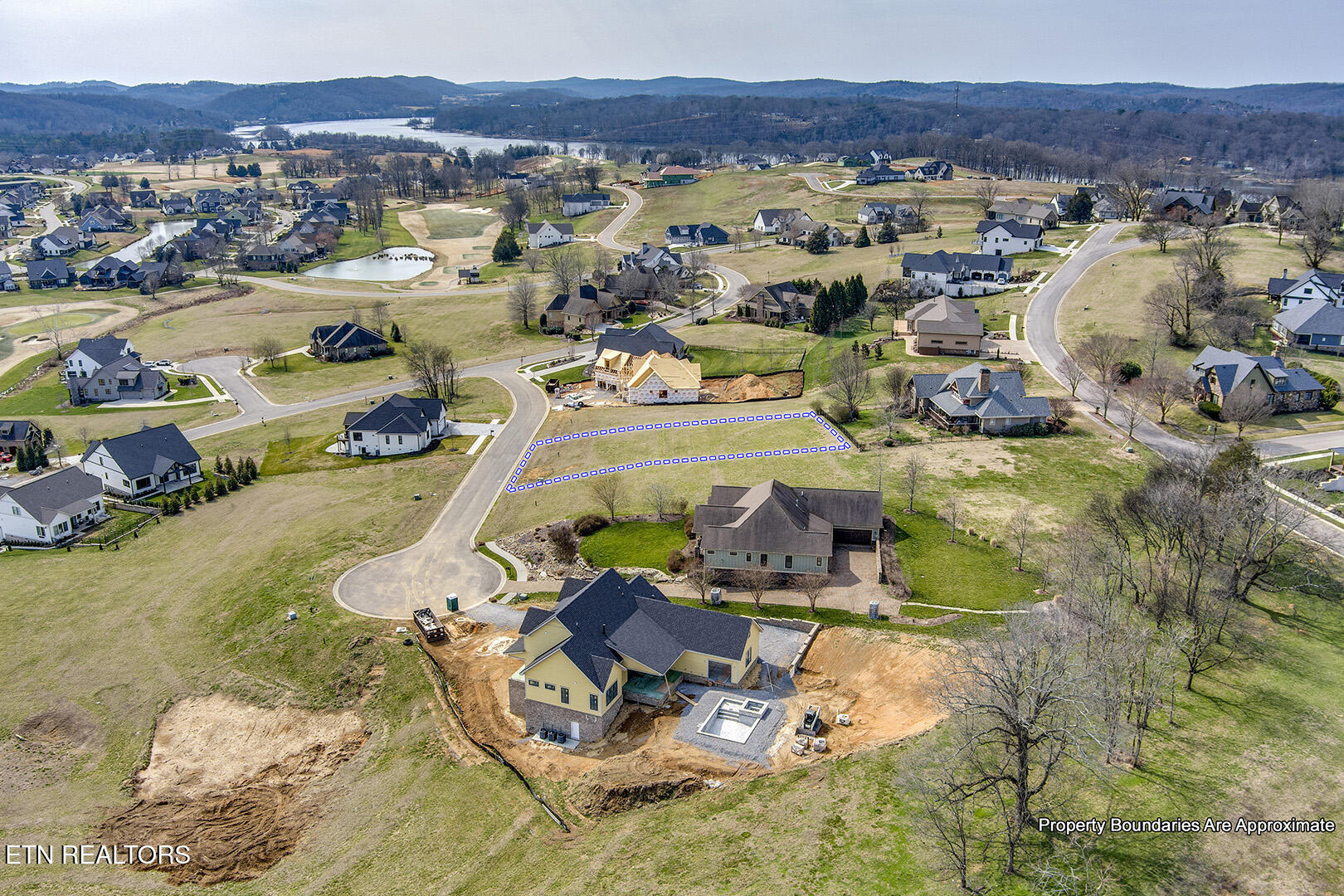 419 Hawks Bend Loudon TN 37774