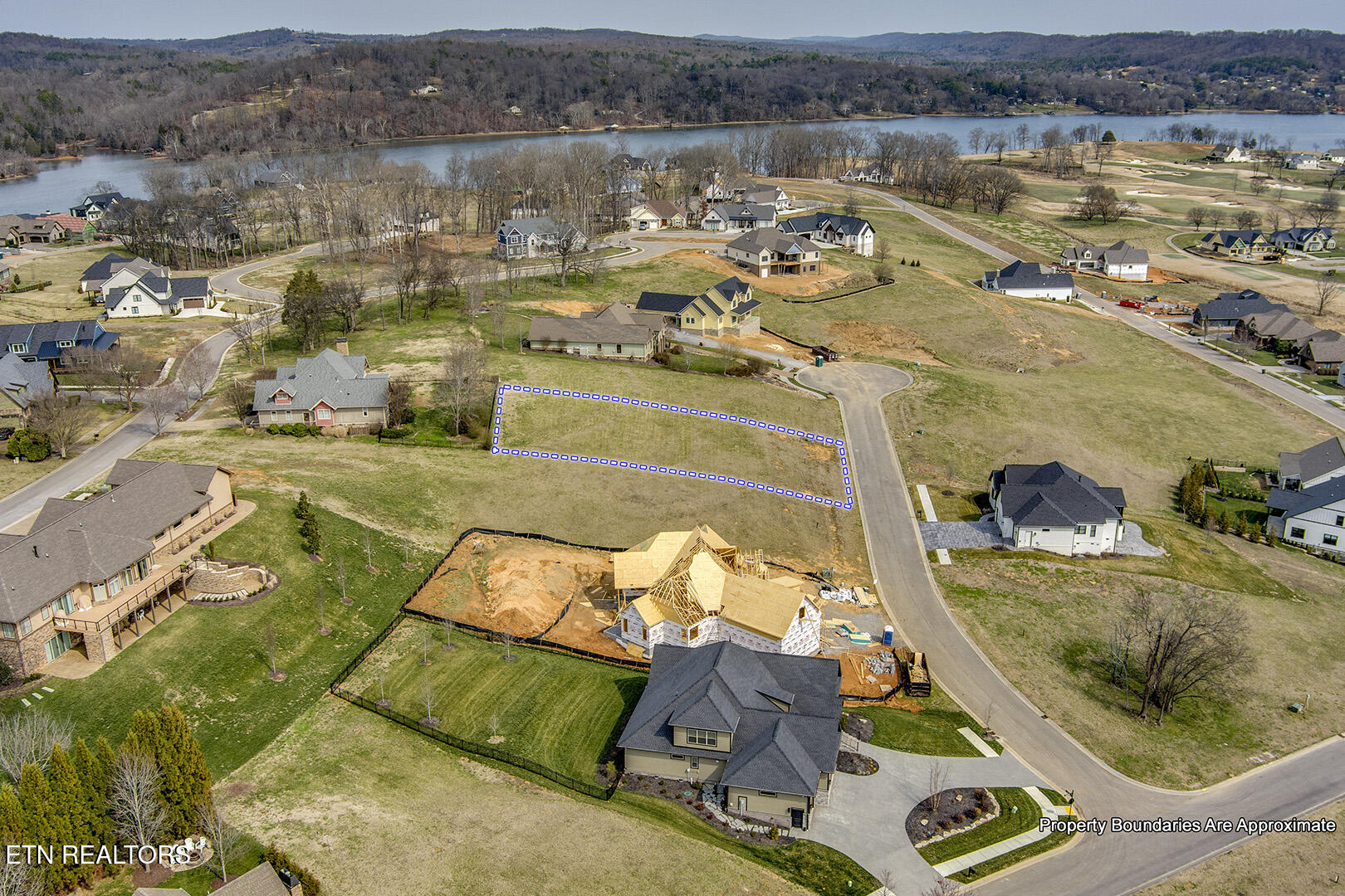 419 Hawks Bend Loudon TN 37774