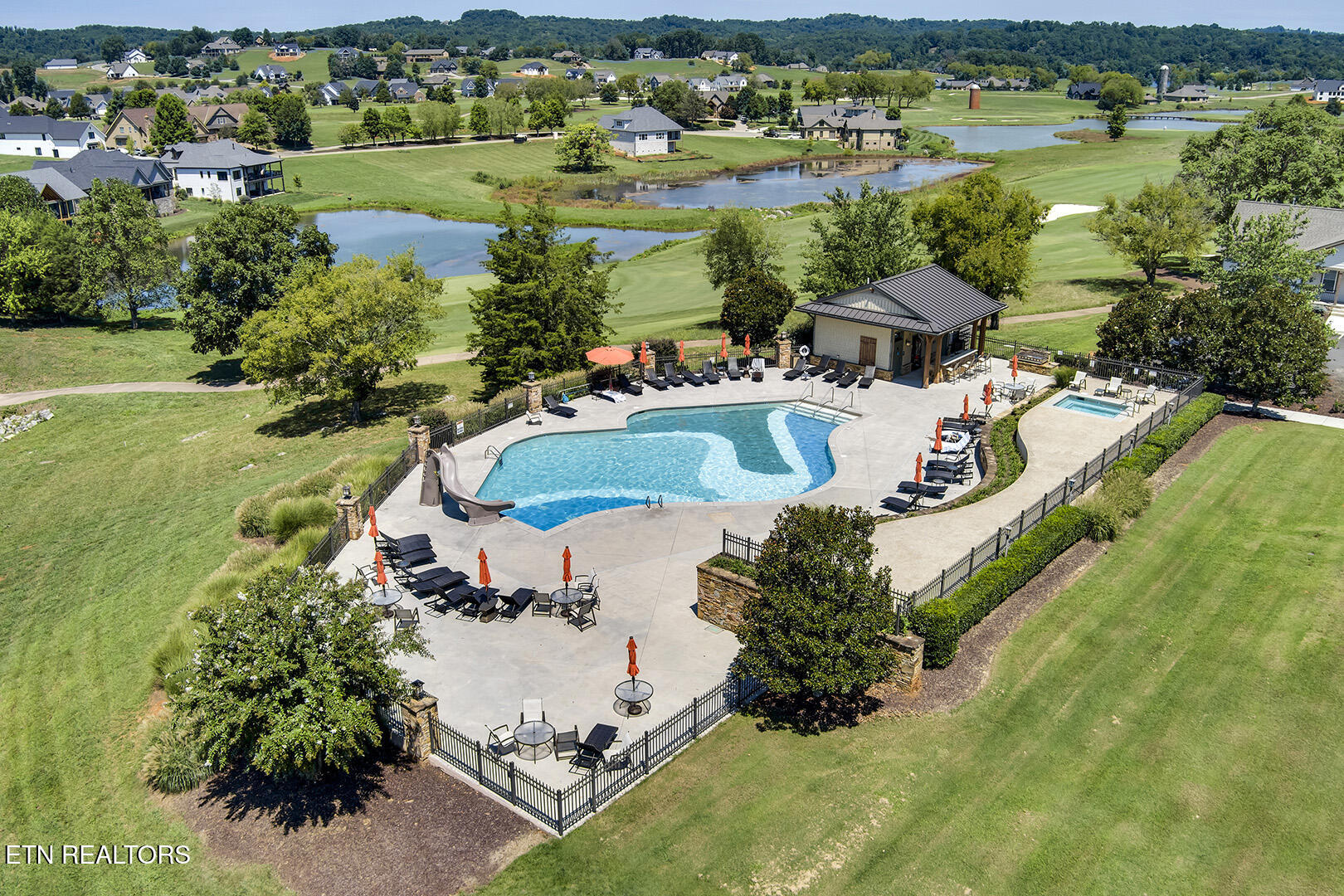 419 Hawks Bend Loudon TN 37774