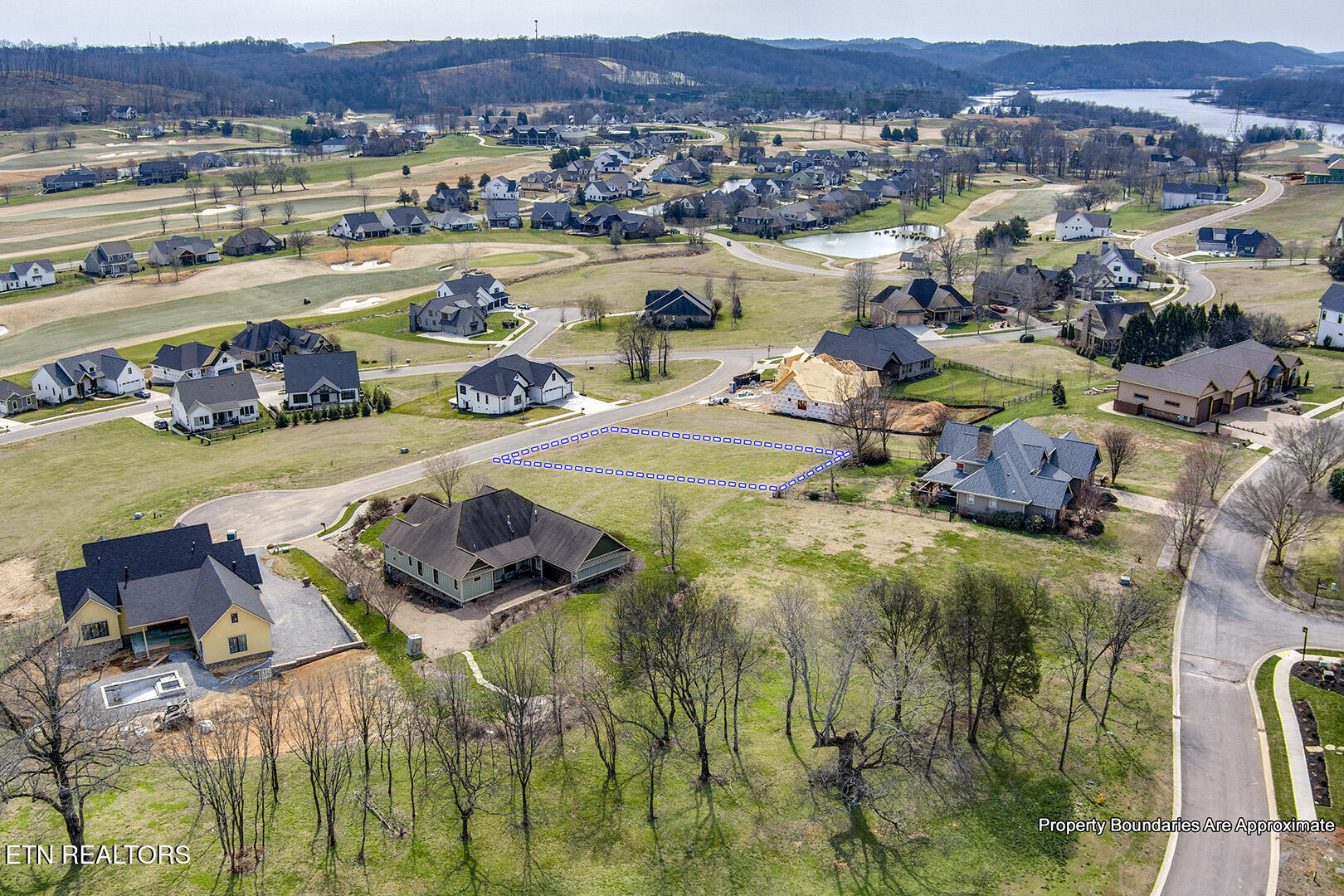 419 Hawks Bend Loudon TN 37774