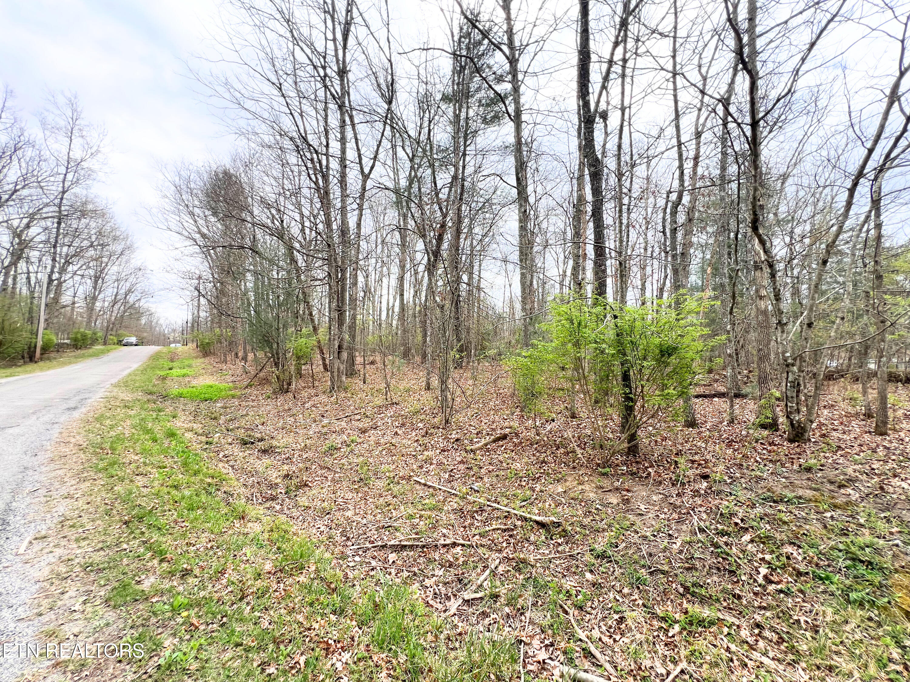 1032, 1036 Uno Lane Crossville TN 38572