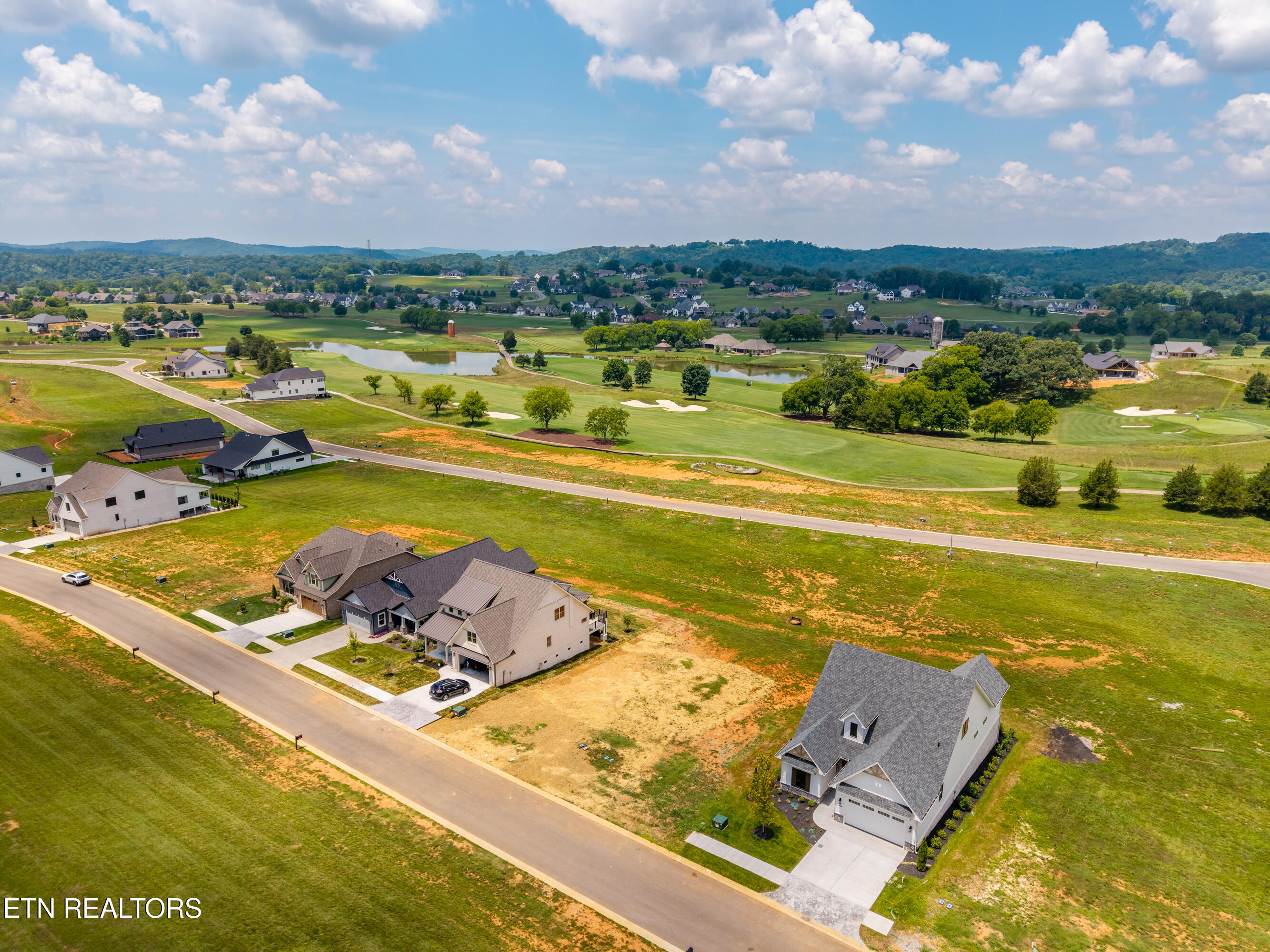 1462 Black Bear Circle Loudon TN 37774