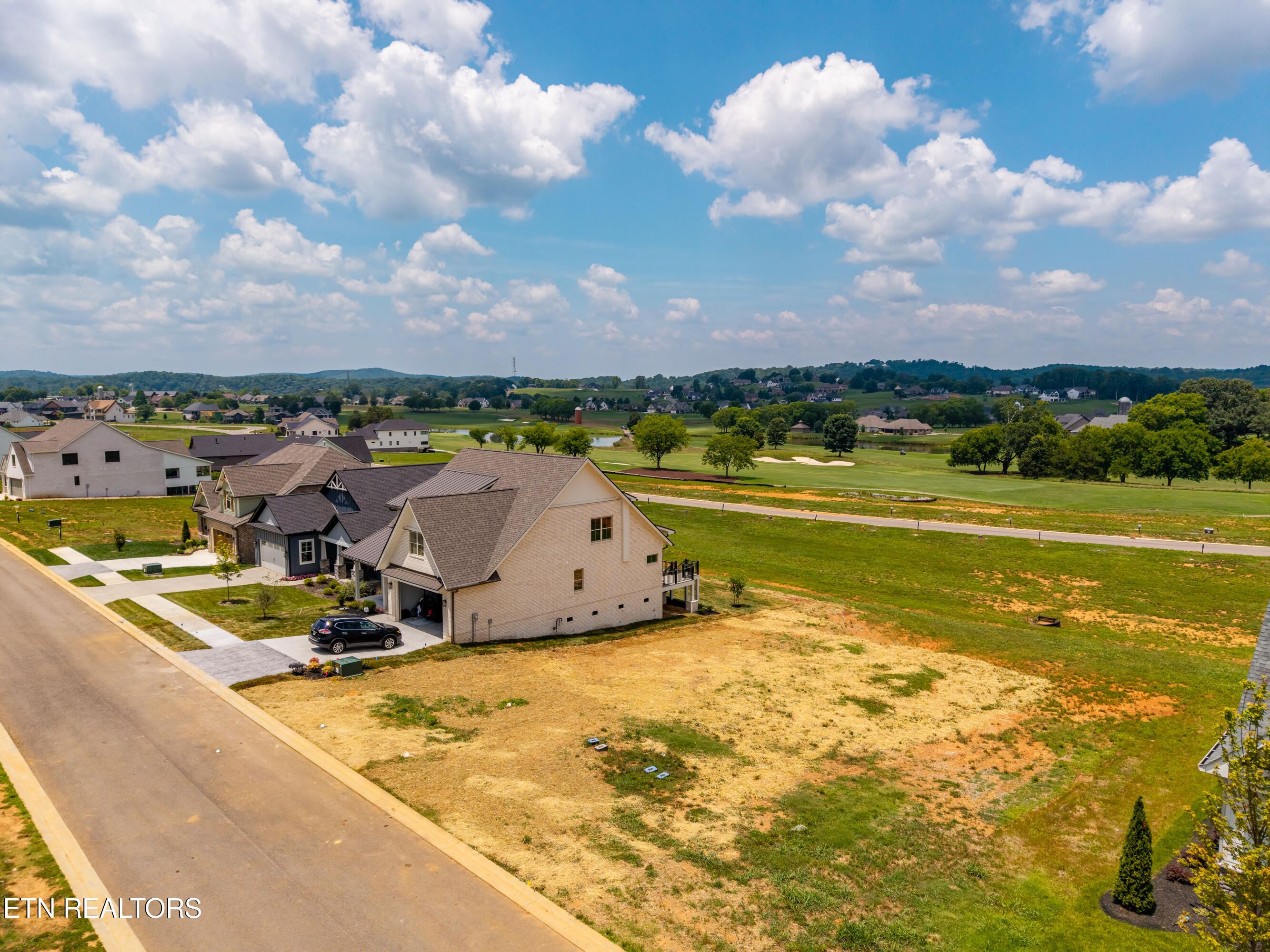1462 Black Bear Circle Loudon TN 37774