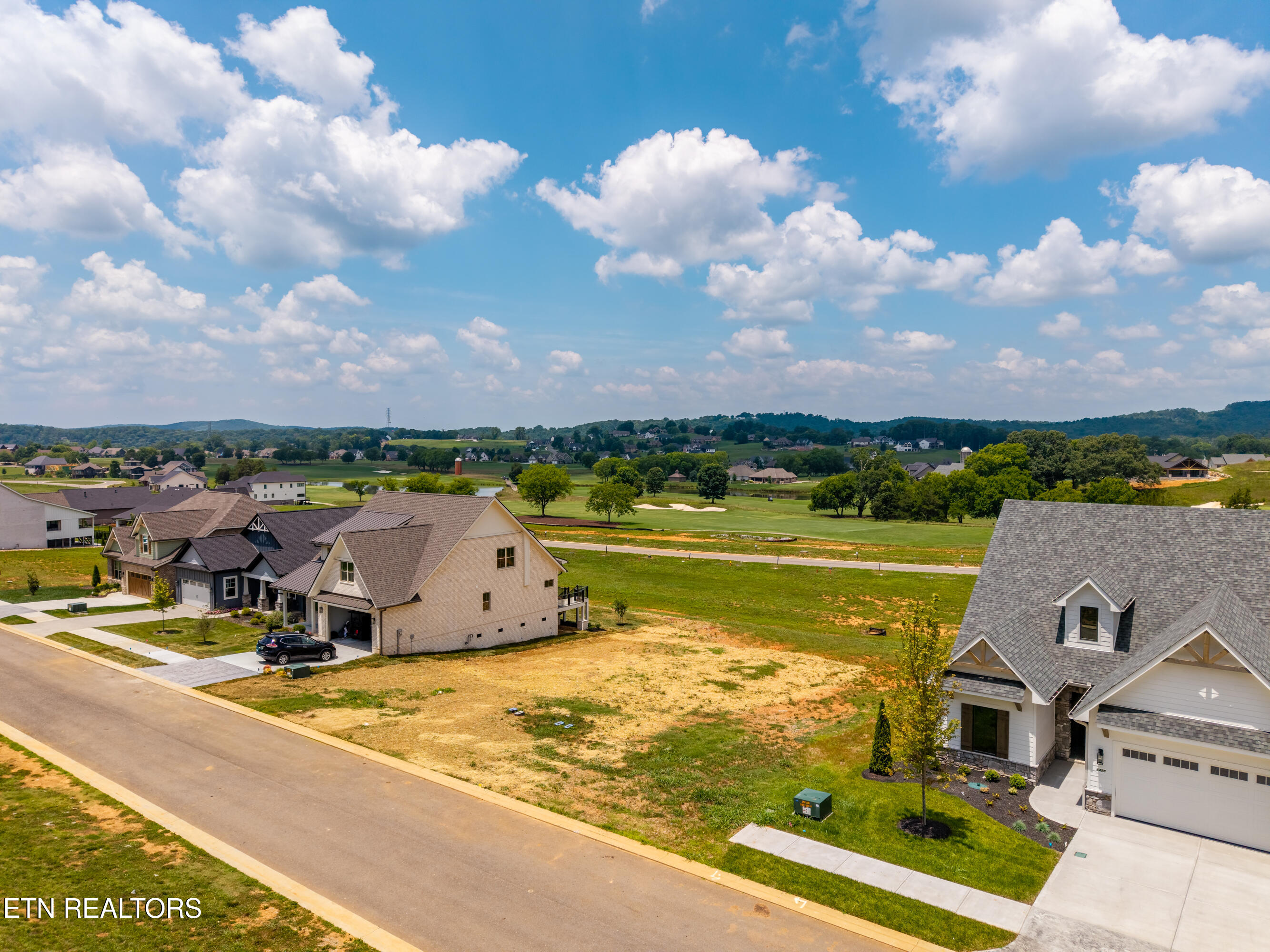 1462 Black Bear Circle Loudon TN 37774