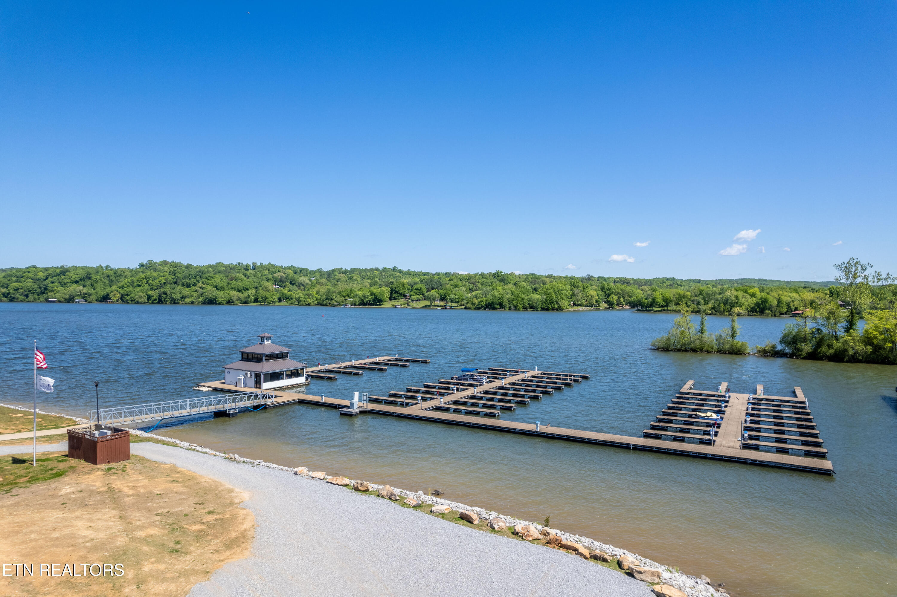 1462 Black Bear Circle Loudon TN 37774