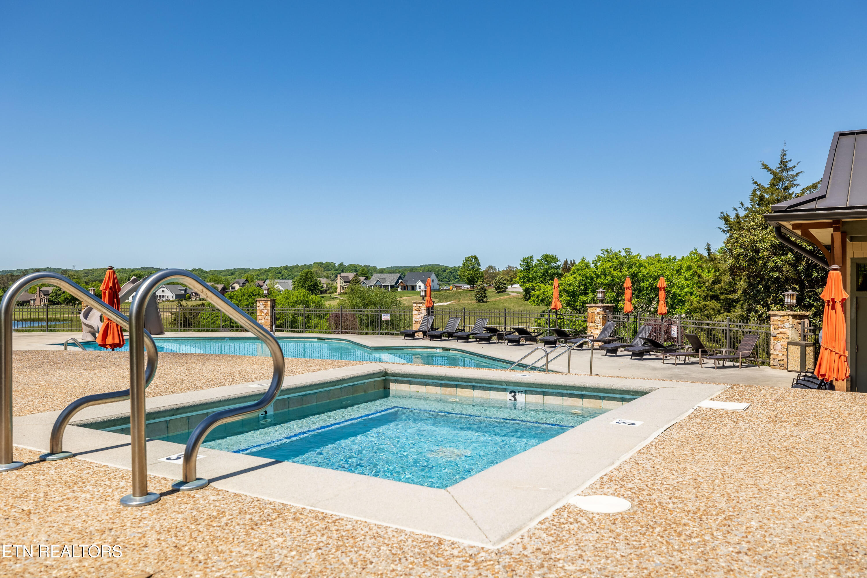 1462 Black Bear Circle Loudon TN 37774