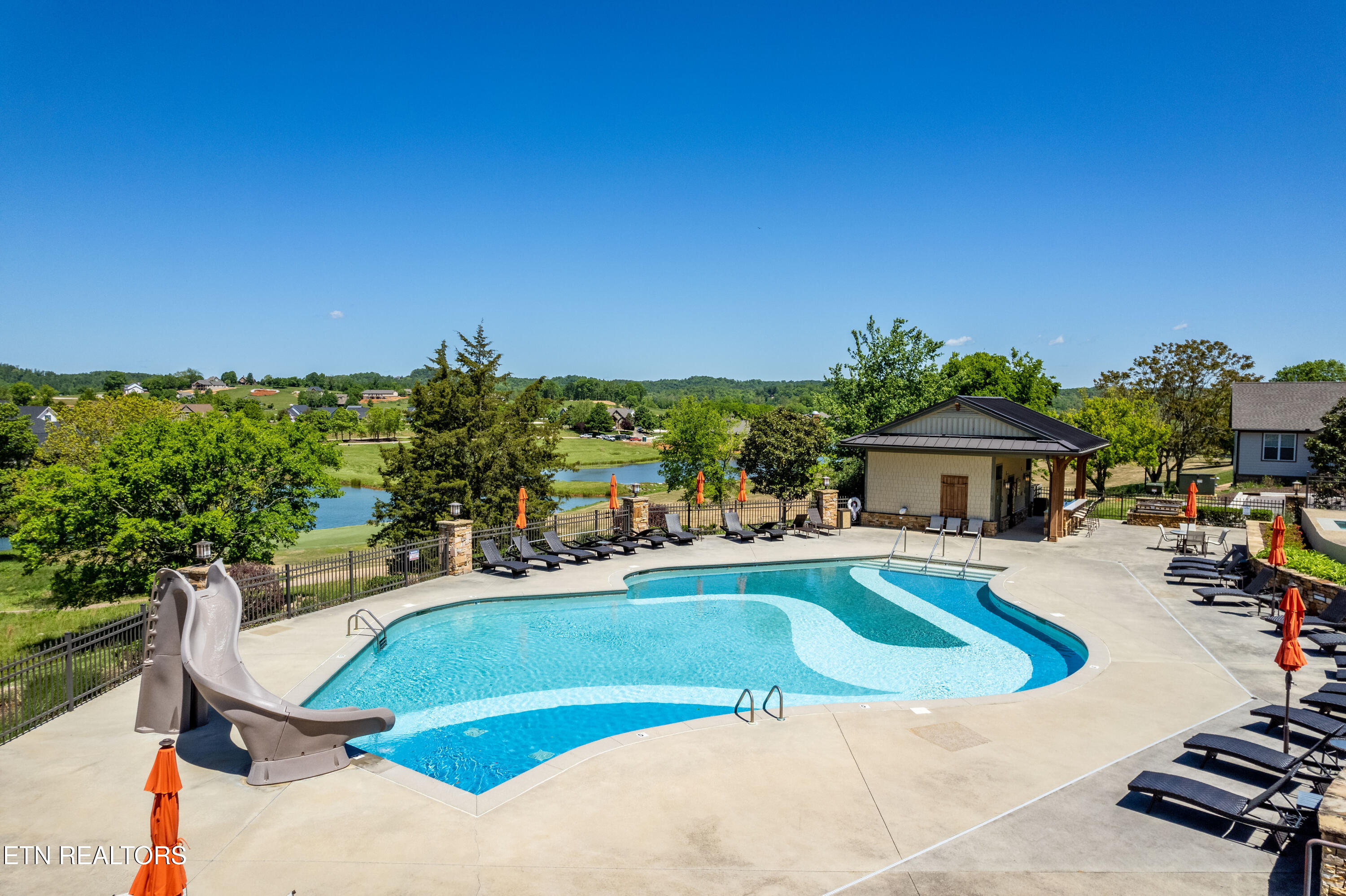 1462 Black Bear Circle Loudon TN 37774