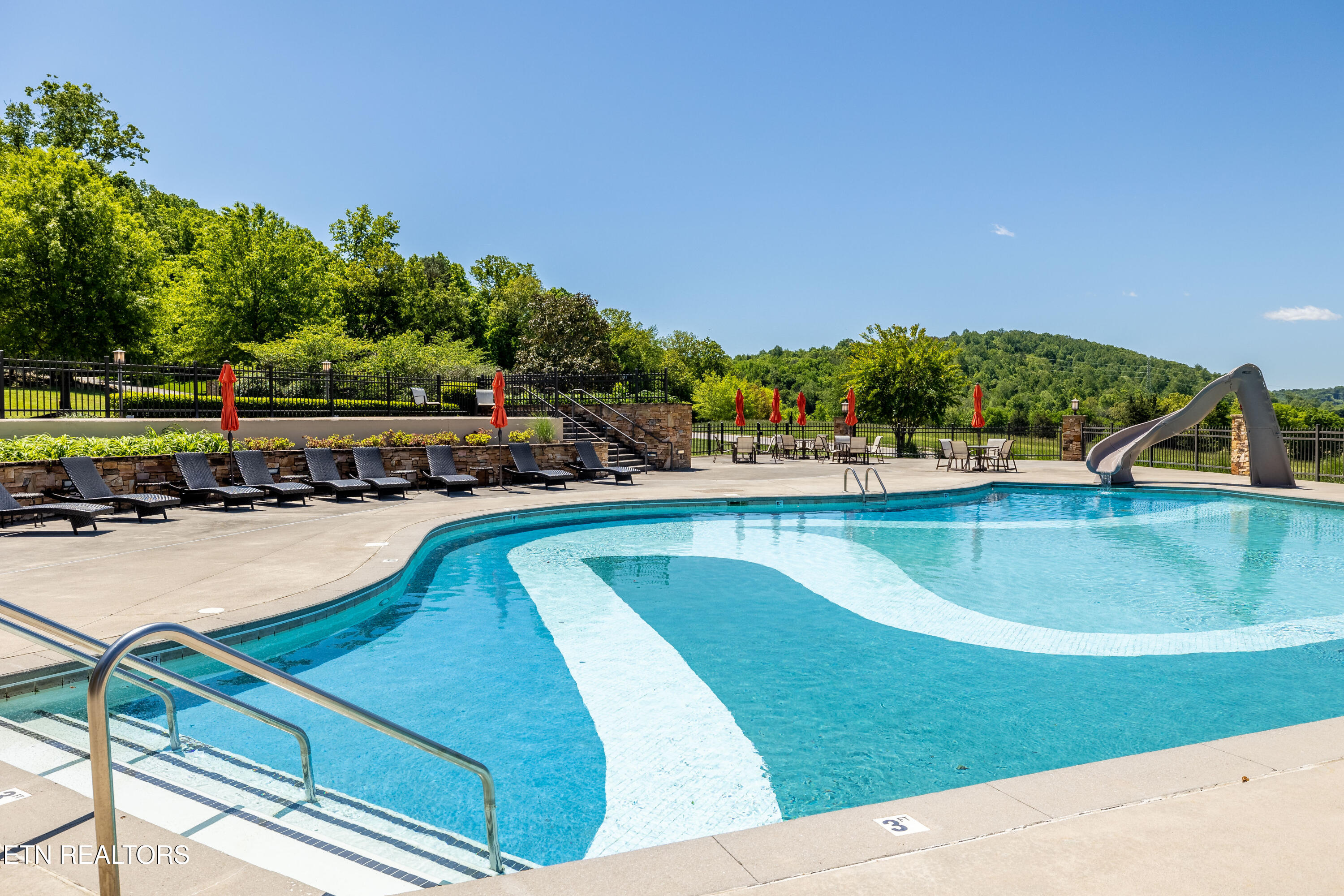 1462 Black Bear Circle Loudon TN 37774