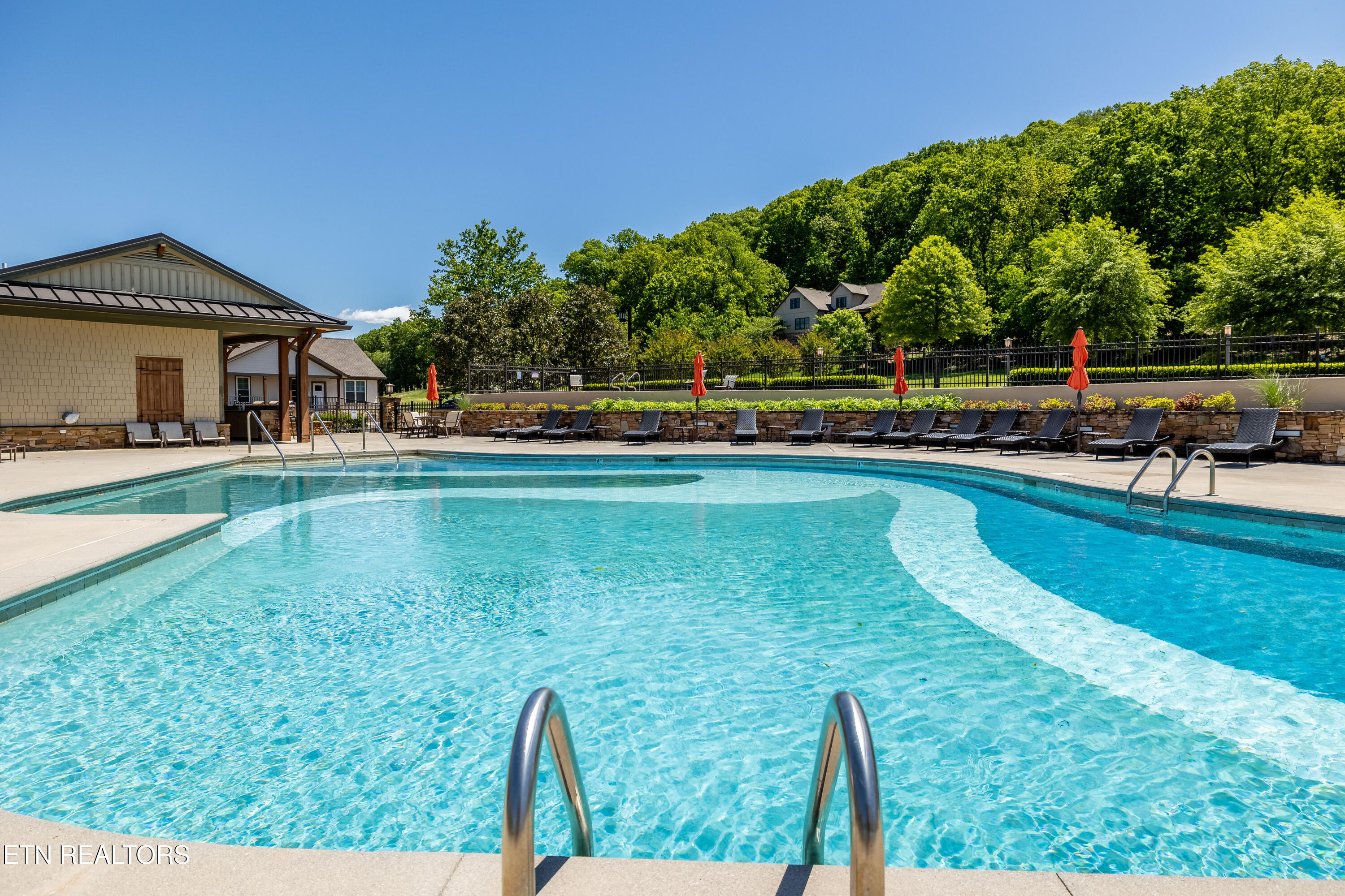 1462 Black Bear Circle Loudon TN 37774