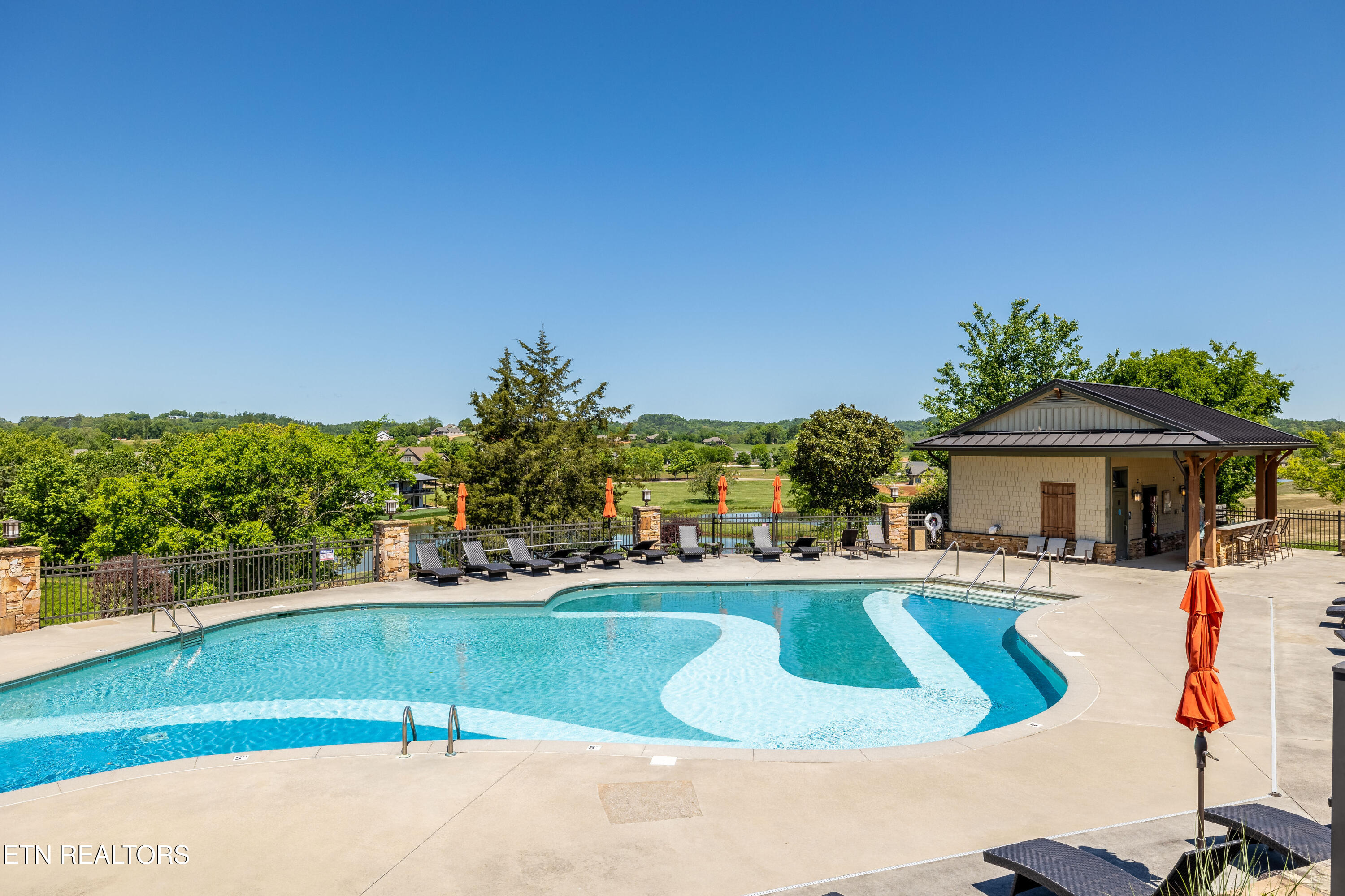 1462 Black Bear Circle Loudon TN 37774