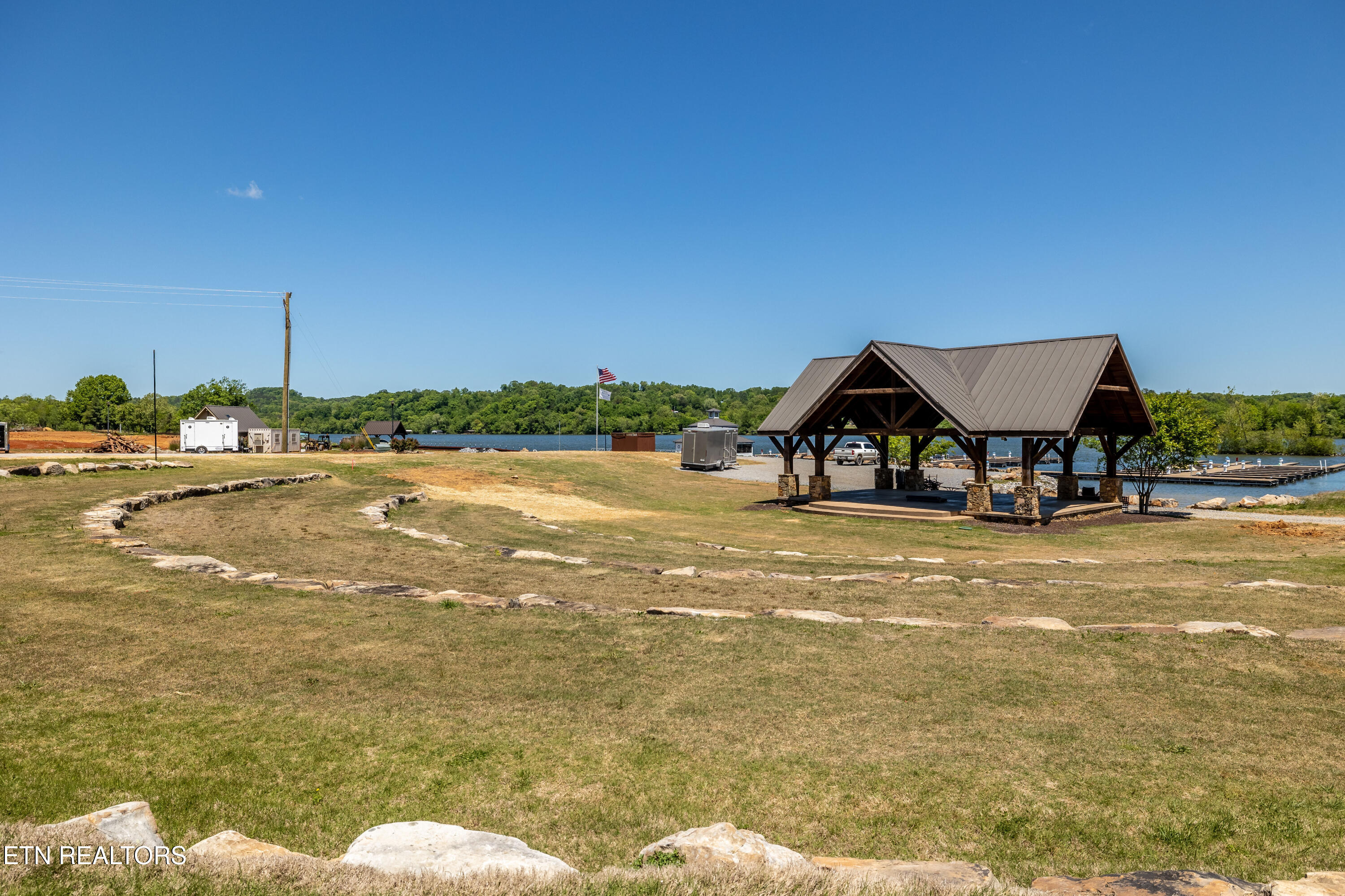 1462 Black Bear Circle Loudon TN 37774