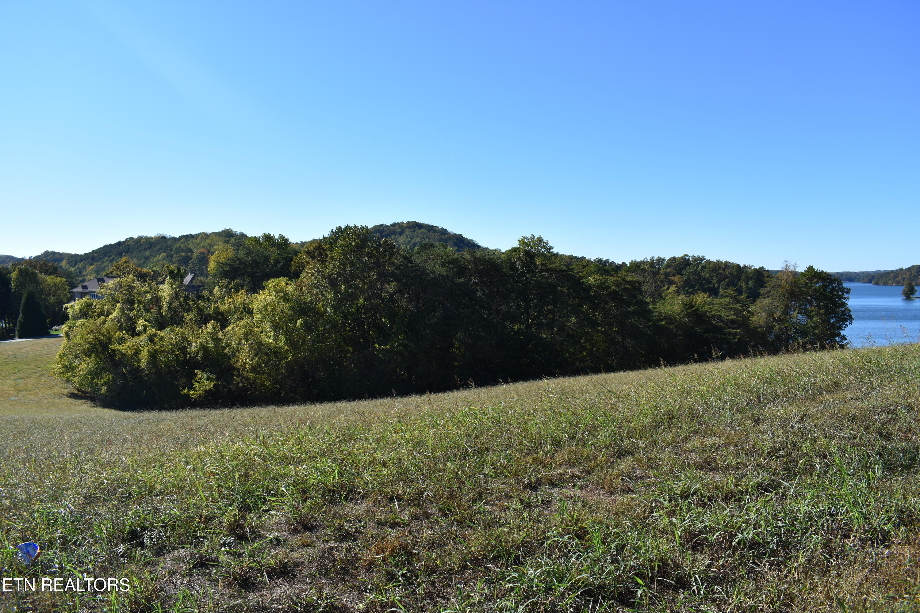 135 Amblecrest Drive Vonore TN 37885