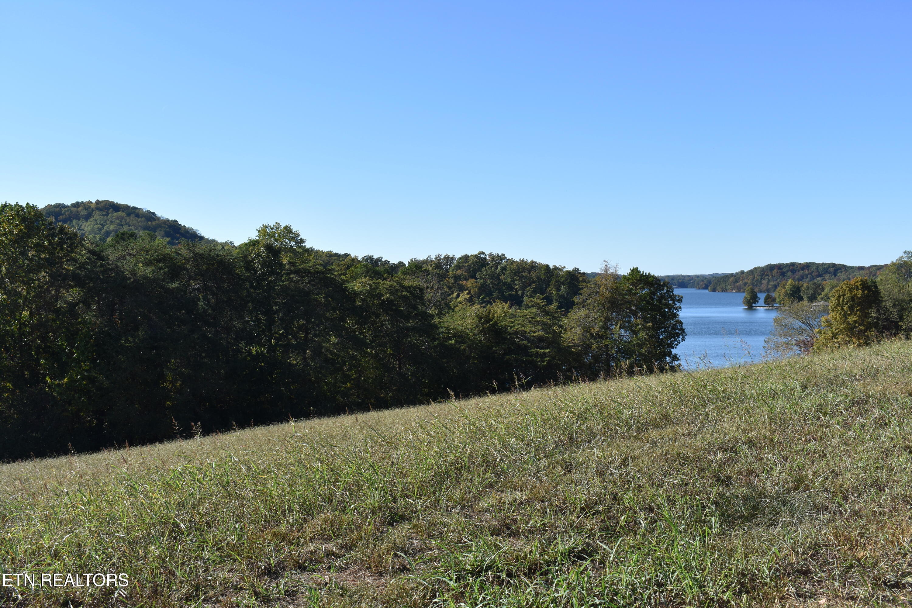 135 Amblecrest Drive Vonore TN 37885