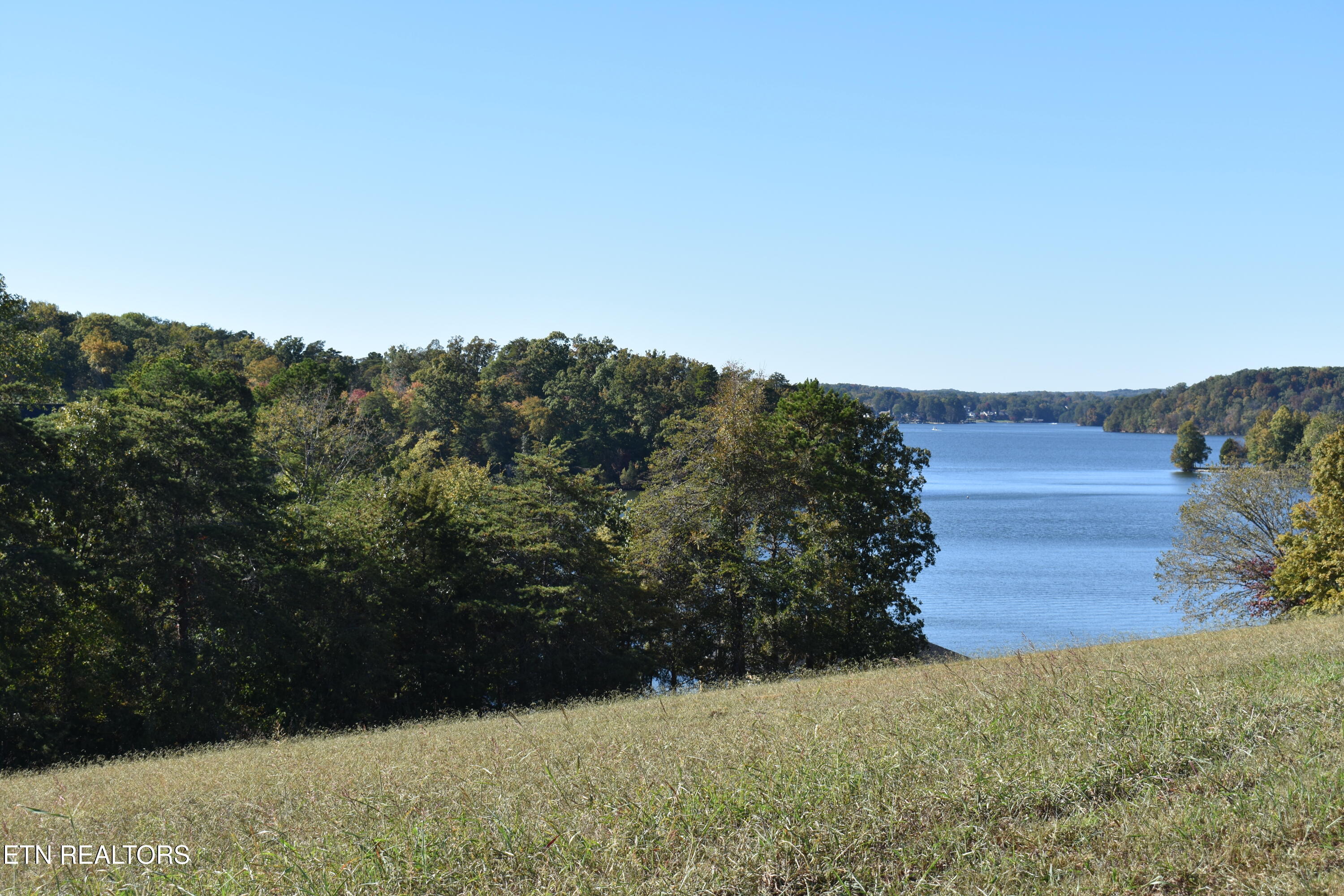 135 Amblecrest Drive Vonore TN 37885