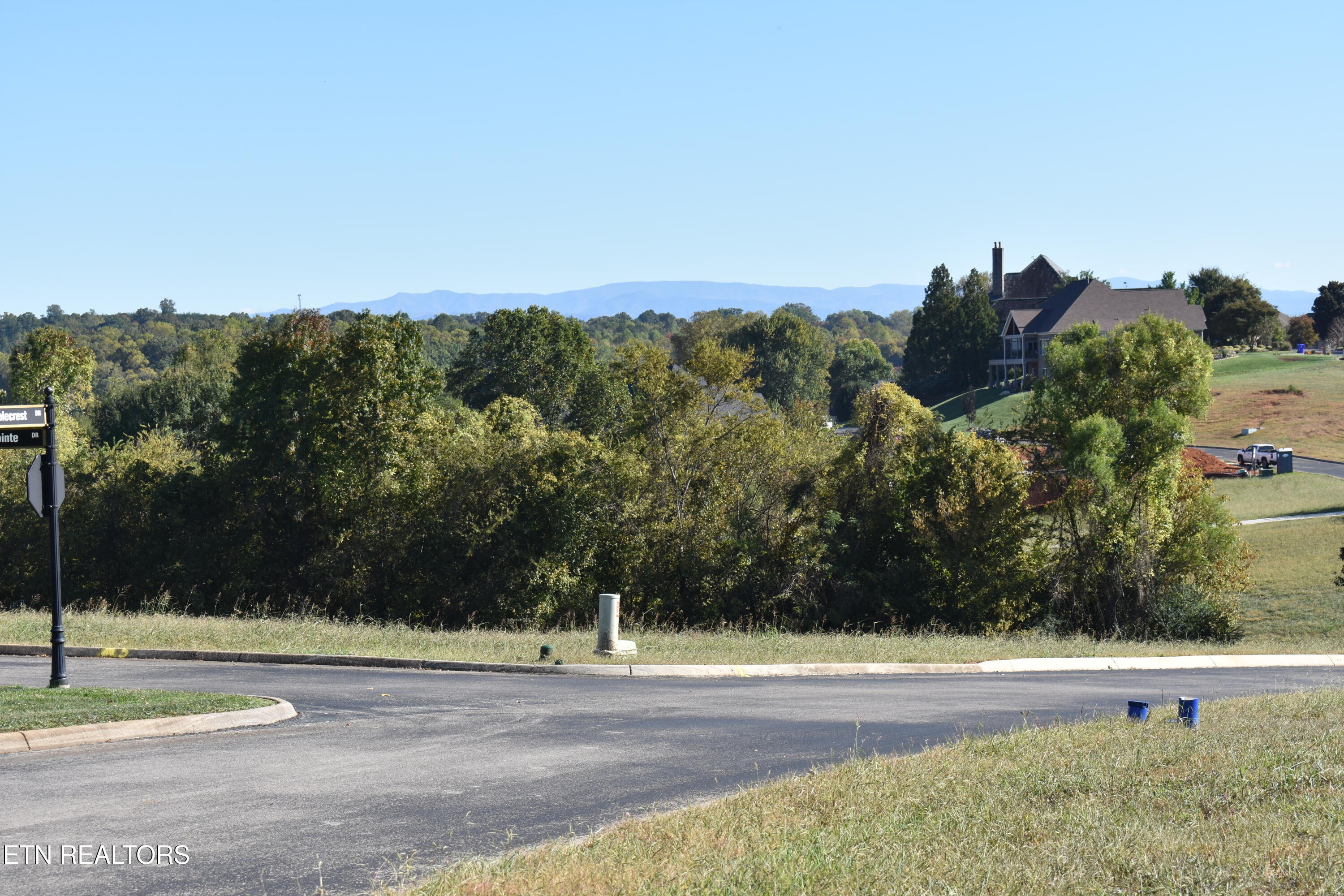 135 Amblecrest Drive Vonore TN 37885