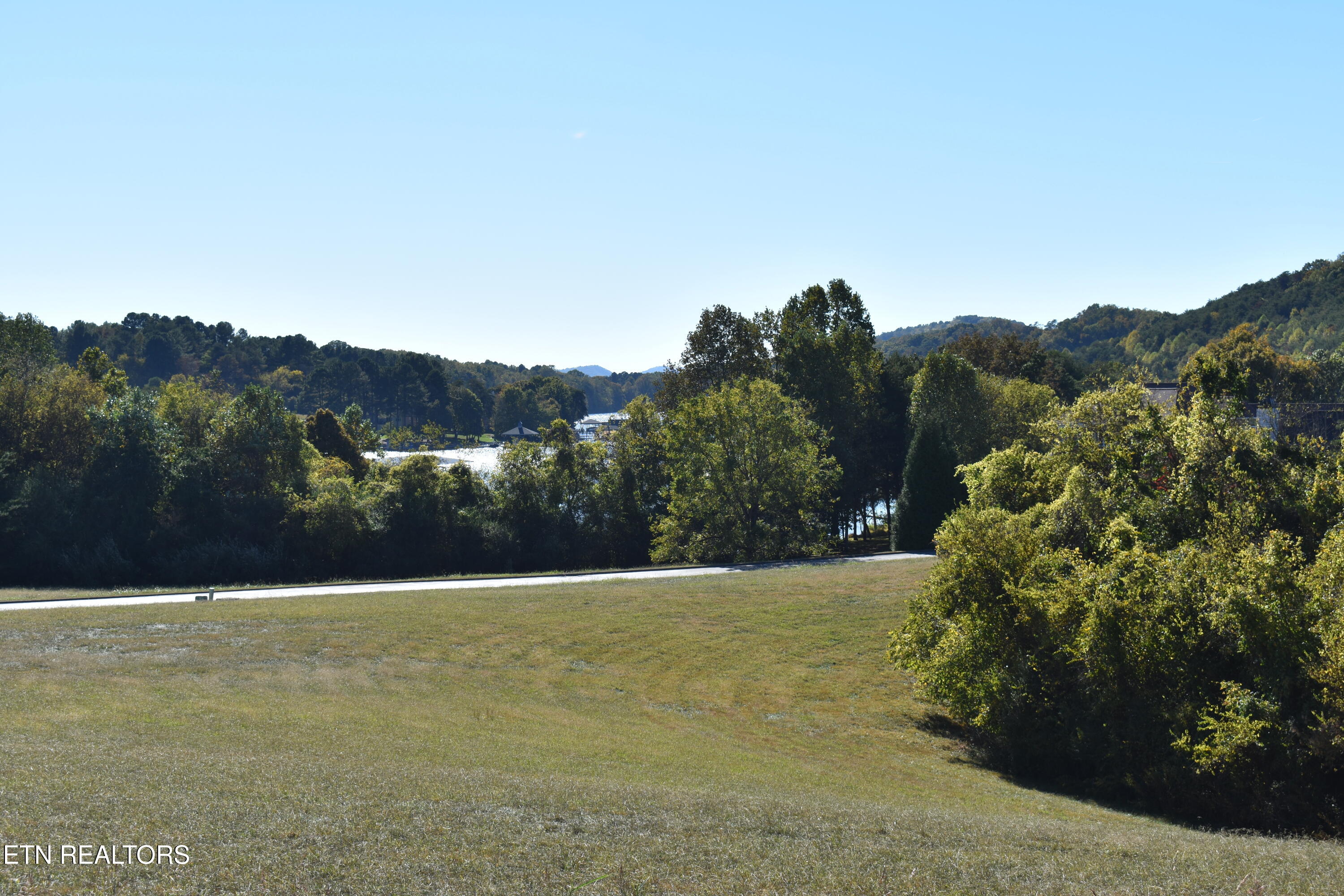 135 Amblecrest Drive Vonore TN 37885