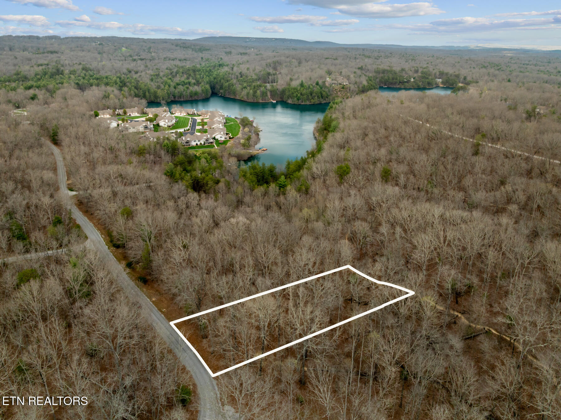 131 Hunterwood Lane Crossville TN 38558