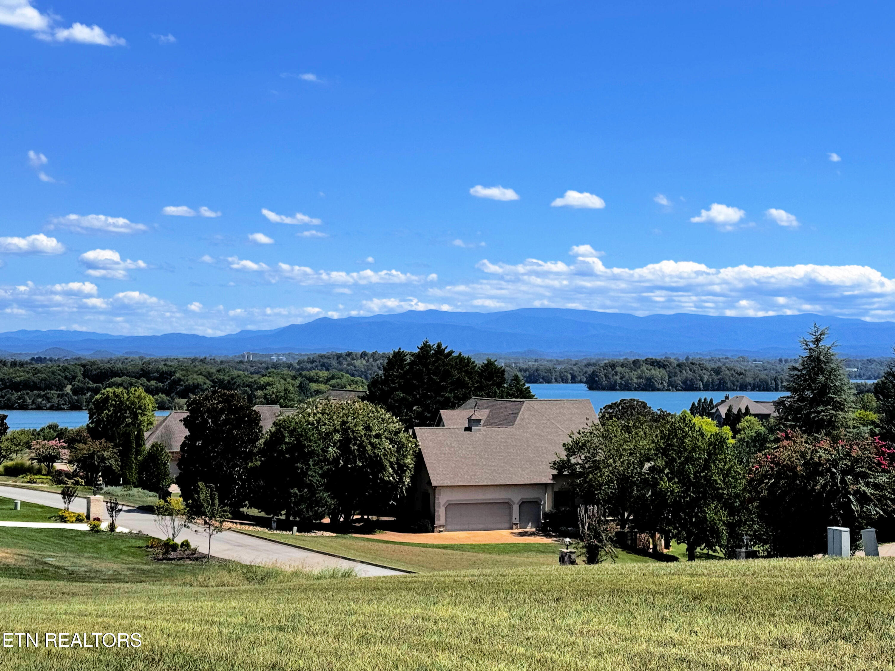 151 Gold Finch Lane Vonore TN 37885