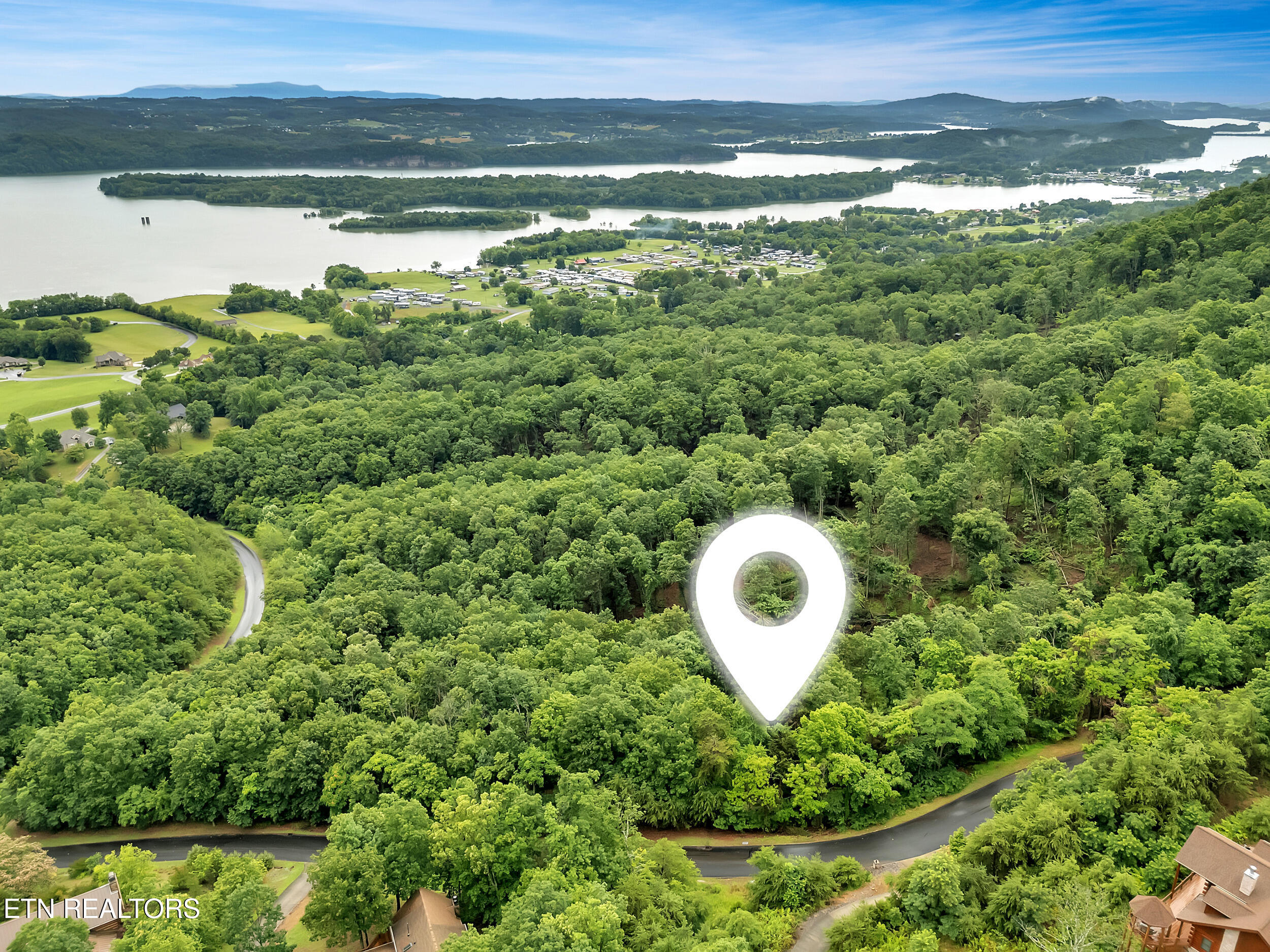 9097 Paradise View Drive Mooresburg TN 37811