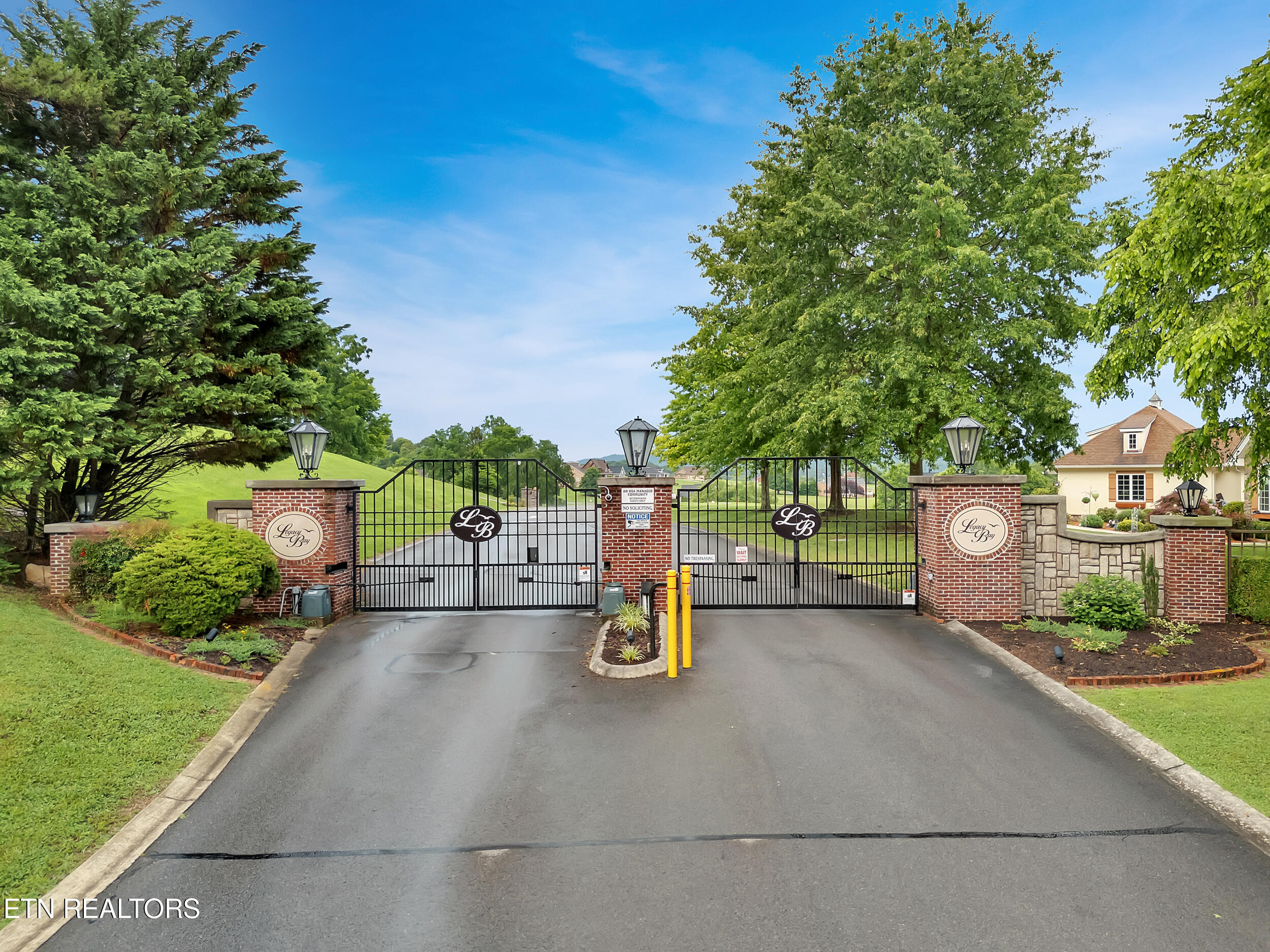 9097 Paradise View Drive Mooresburg TN 37811