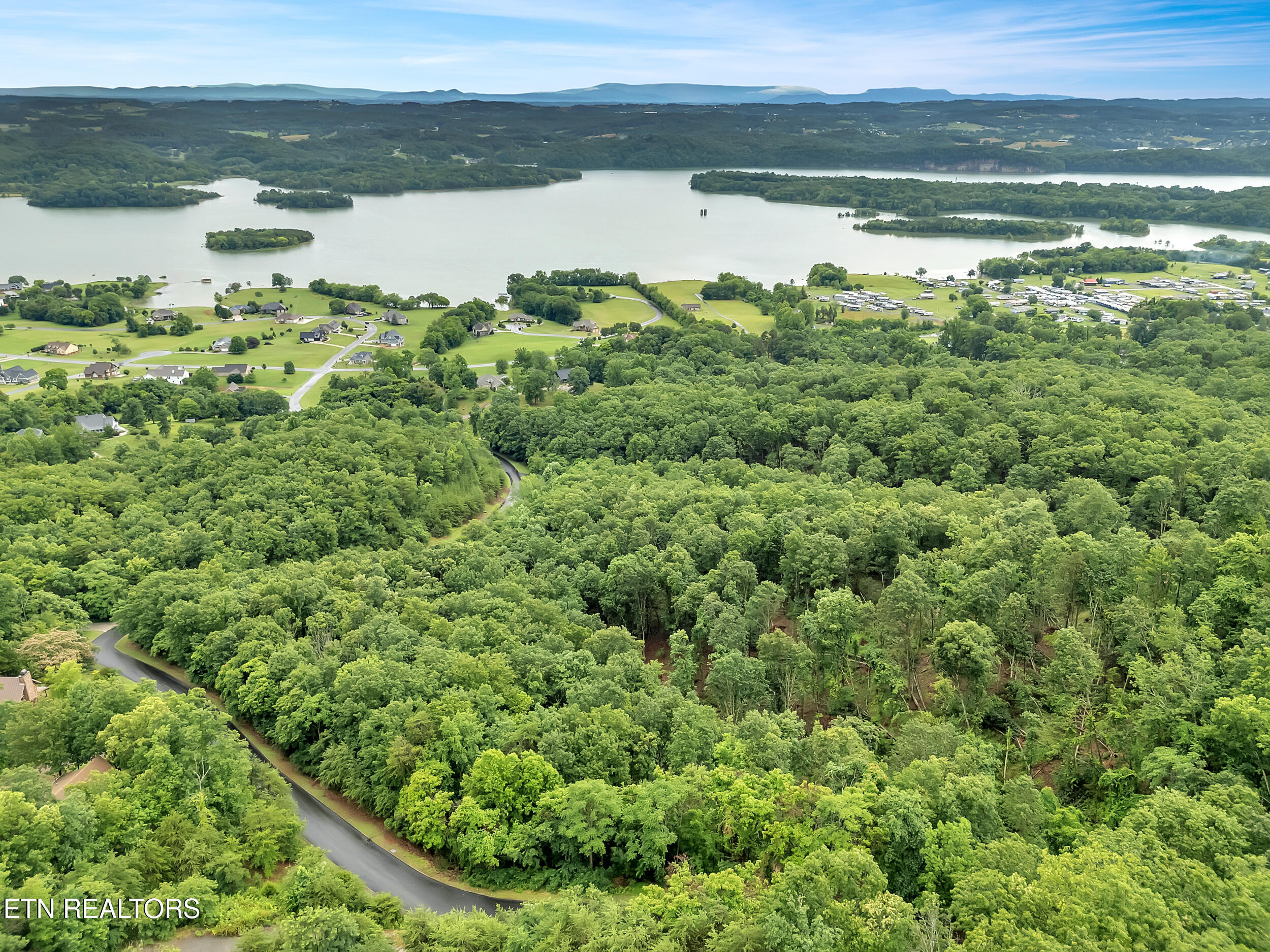 9097 Paradise View Drive Mooresburg TN 37811