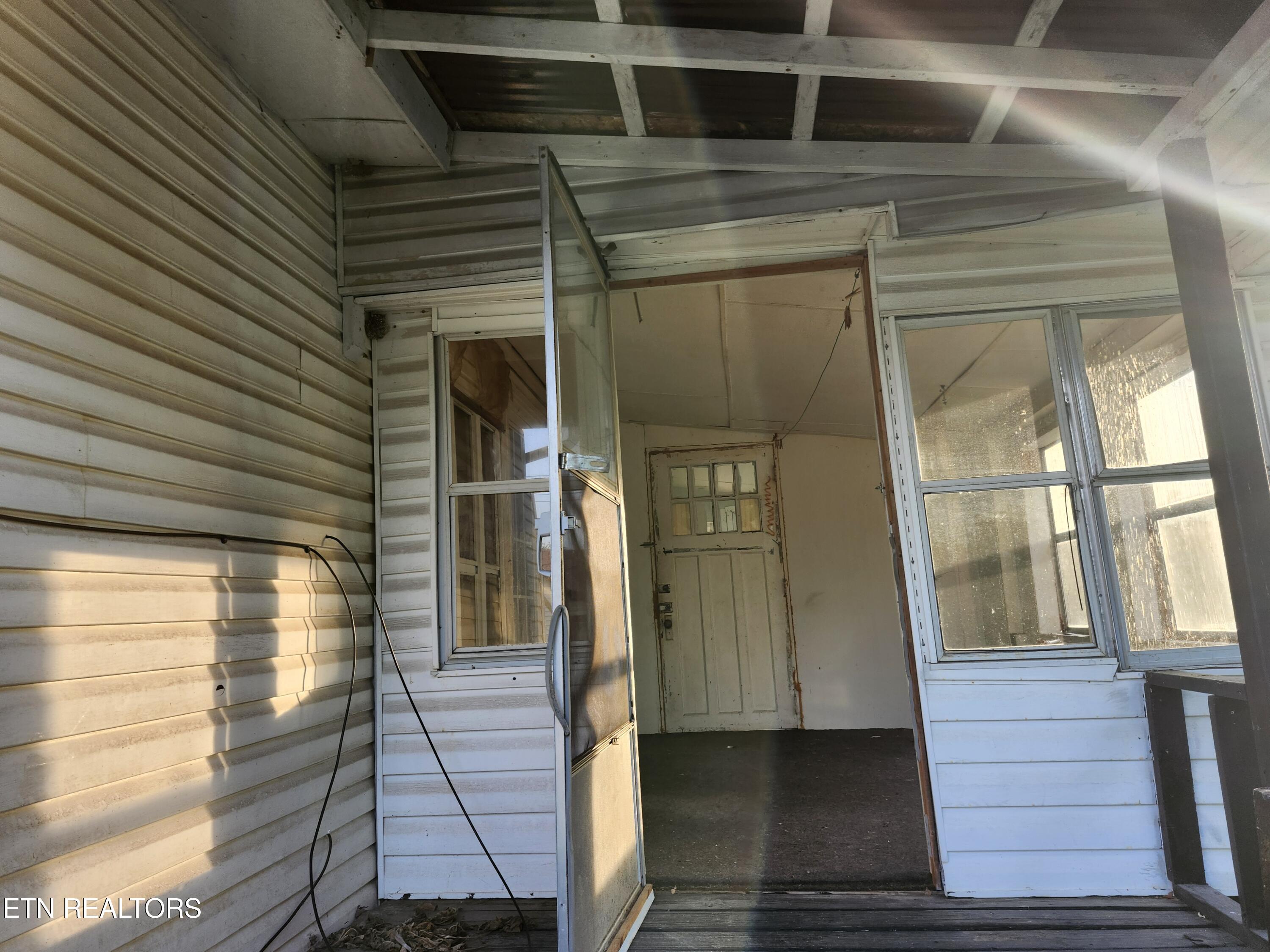 722 Hendrickson Street Clinton TN 37716