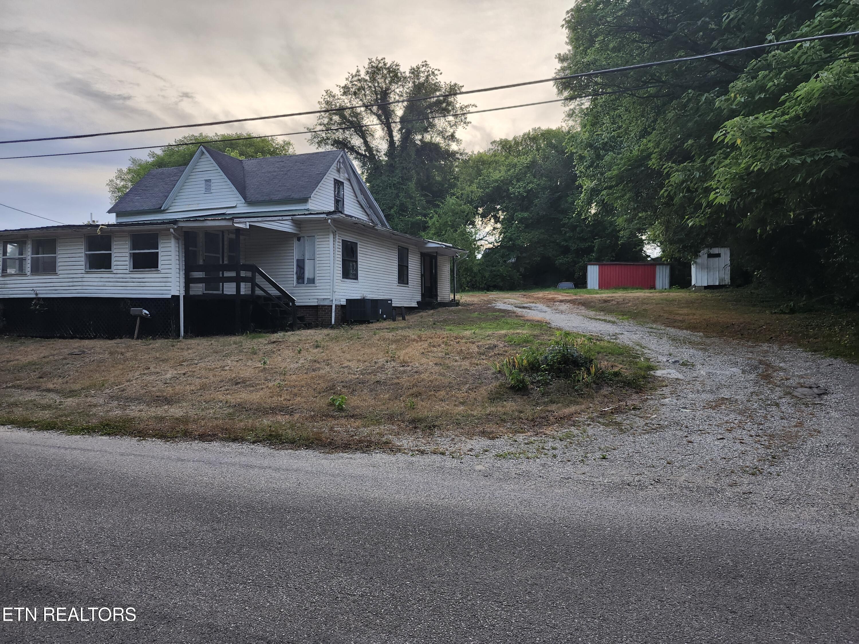 722 Hendrickson Street Clinton TN 37716