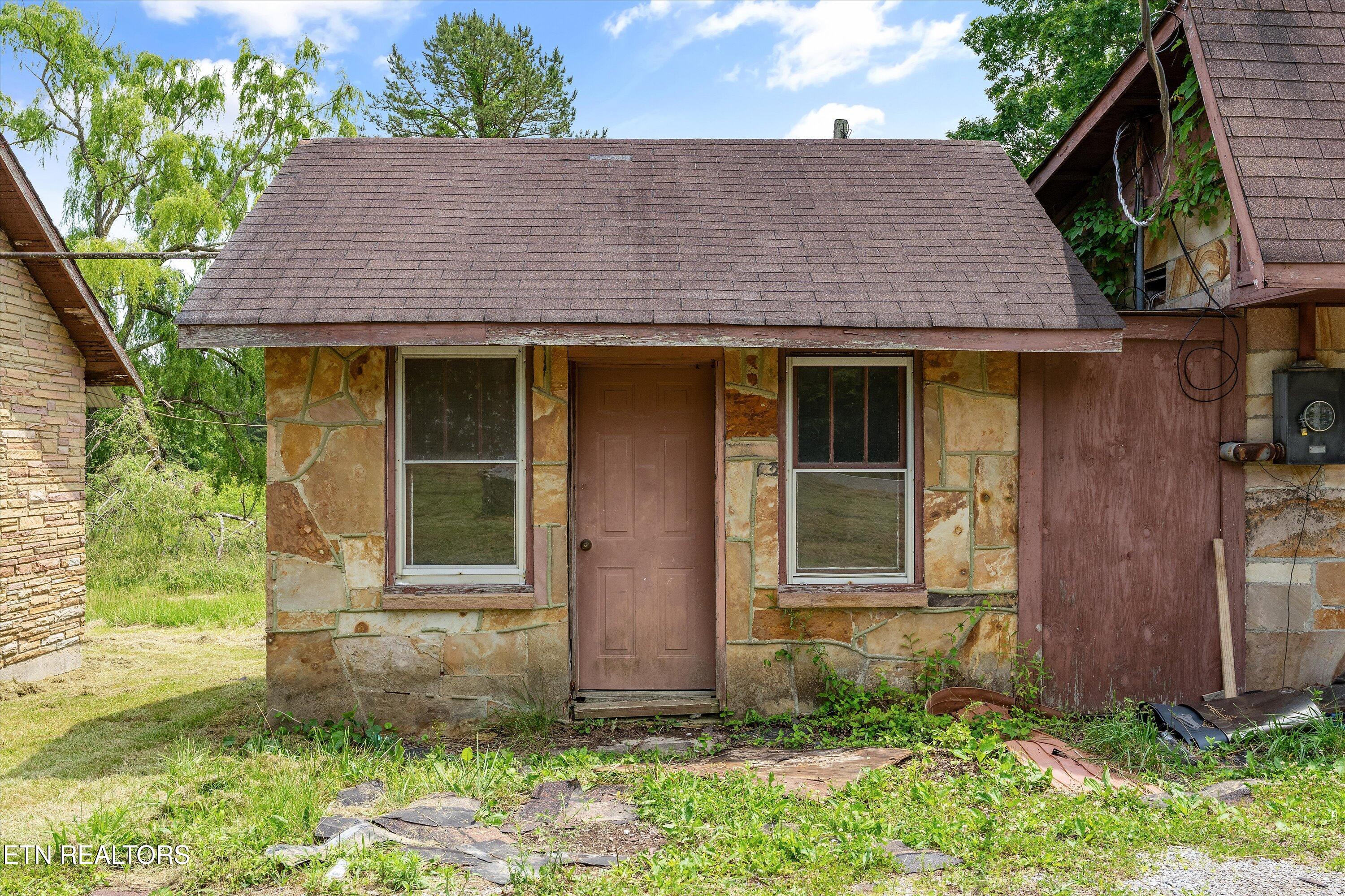 9476 Morgan County Highway Sunbright TN 37872