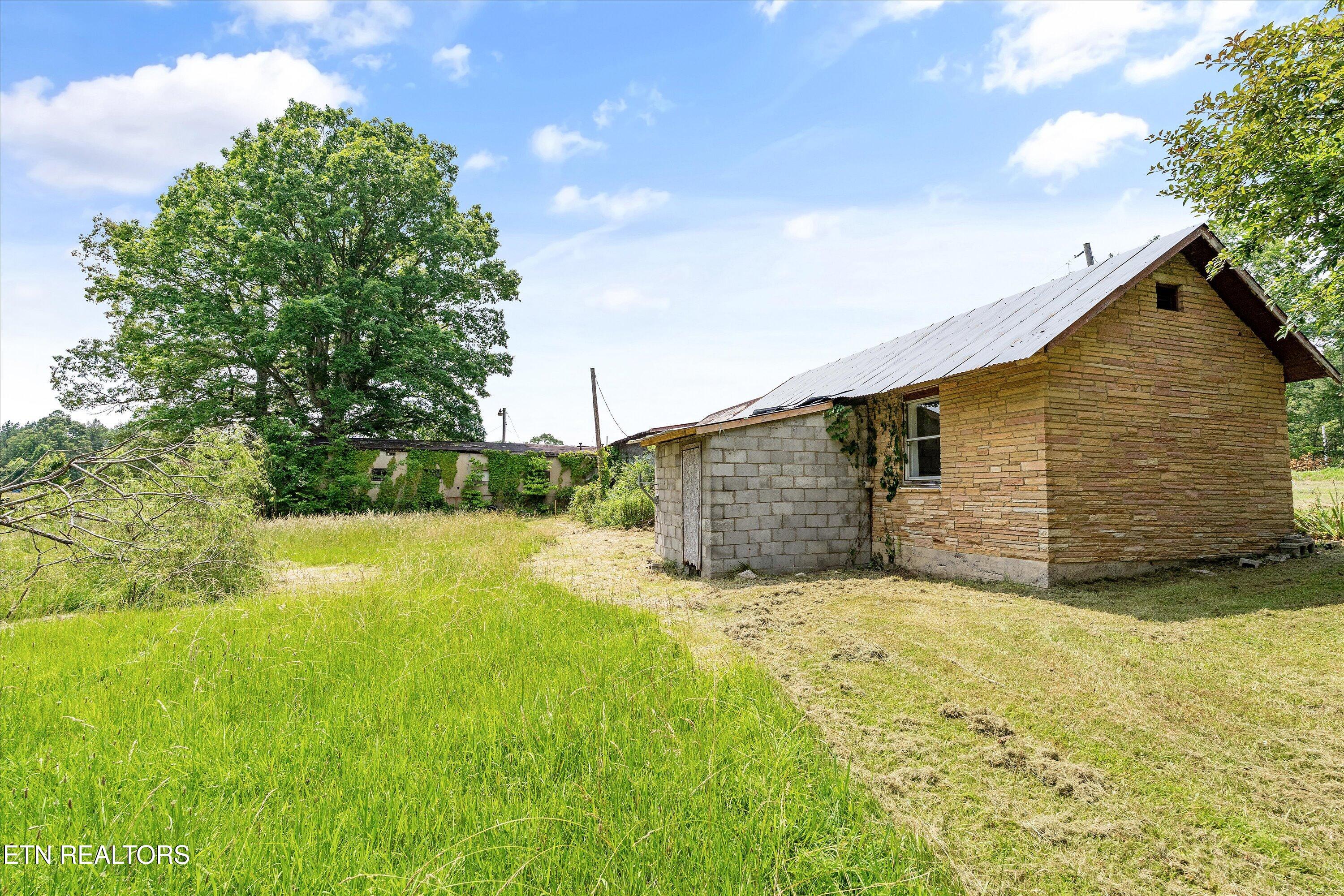9476 Morgan County Highway Sunbright TN 37872