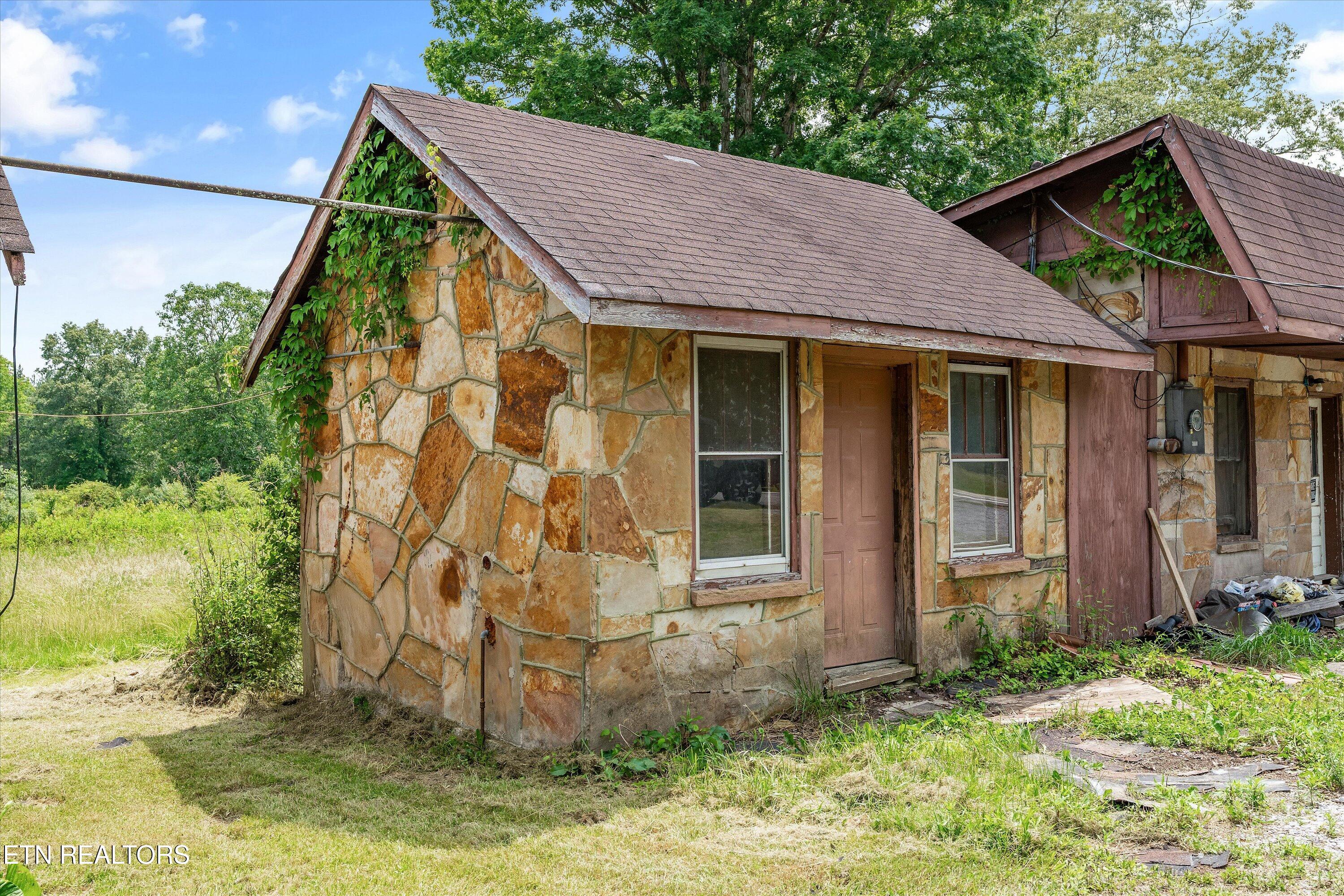 9476 Morgan County Highway Sunbright TN 37872