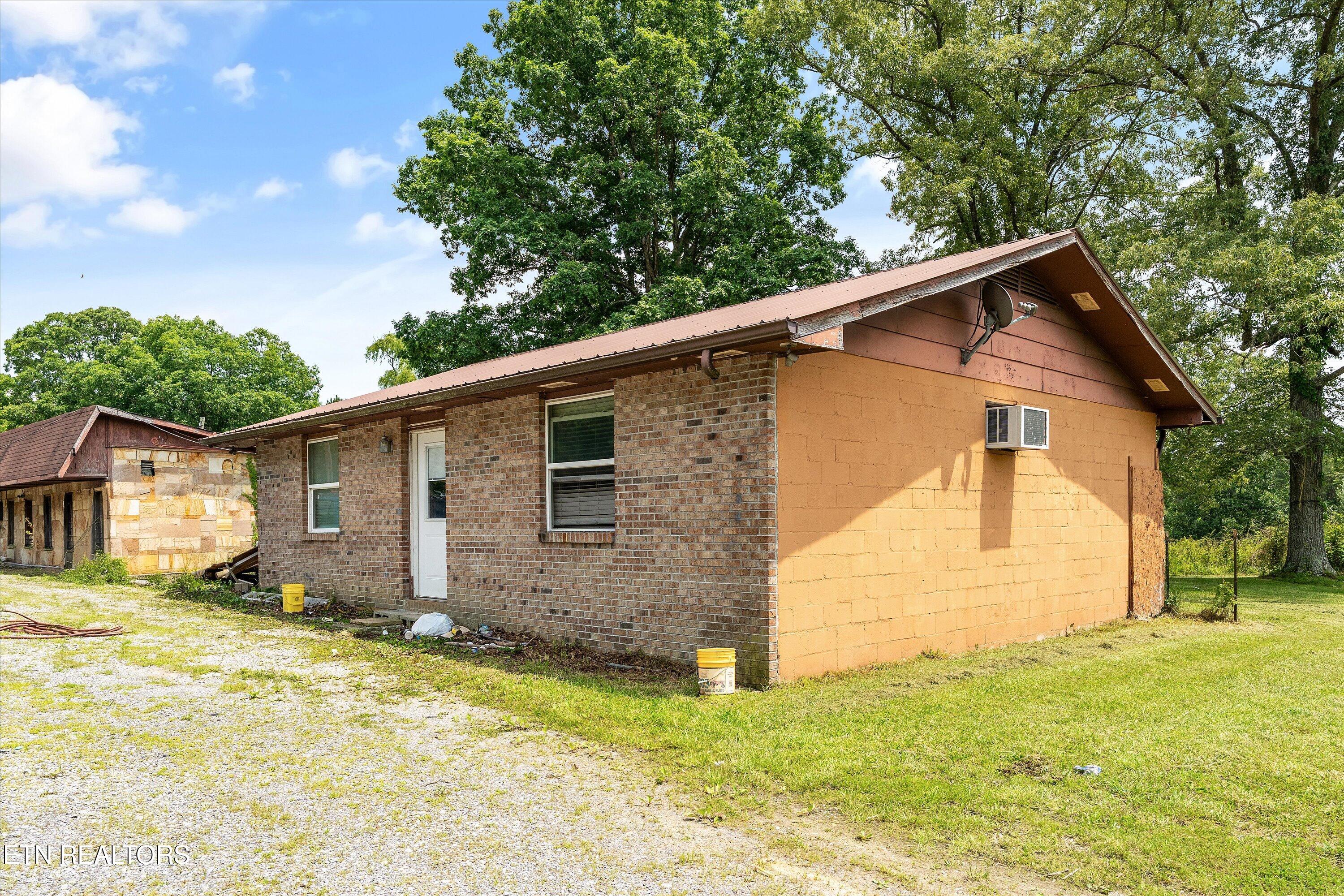 9476 Morgan County Highway Sunbright TN 37872