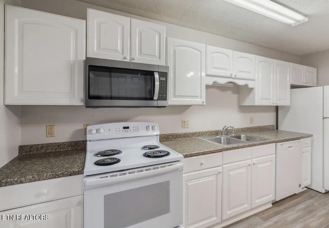 2312 Boyds Creek Highway Sevierville TN 37876