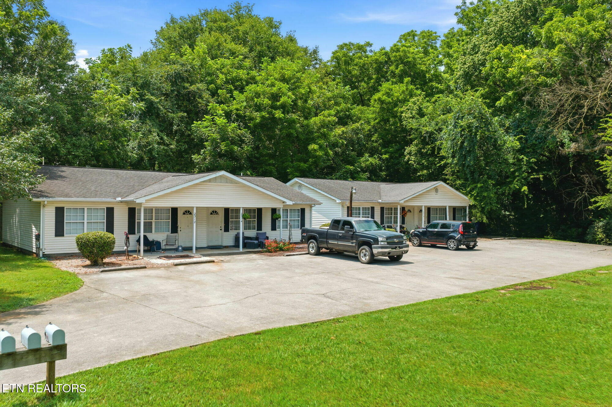 2312 Boyds Creek Highway Sevierville TN 37876