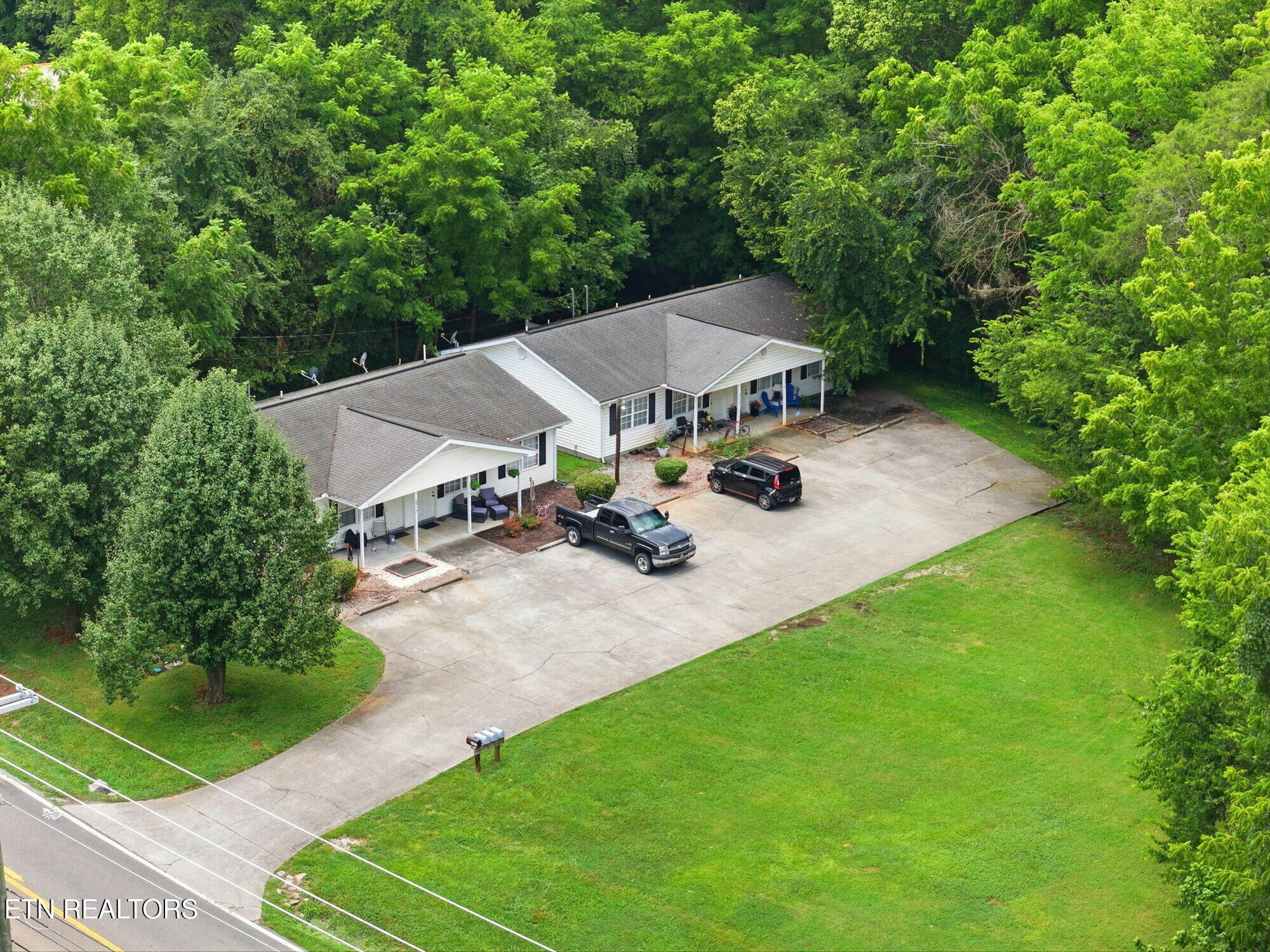 2312 Boyds Creek Highway Sevierville TN 37876
