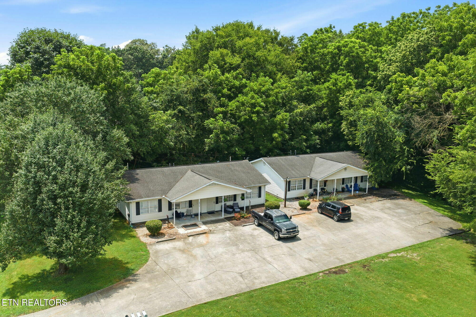 2312 Boyds Creek Highway Sevierville TN 37876