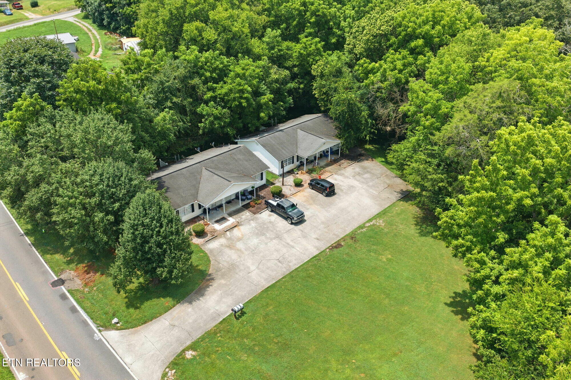 2312 Boyds Creek Highway Sevierville TN 37876