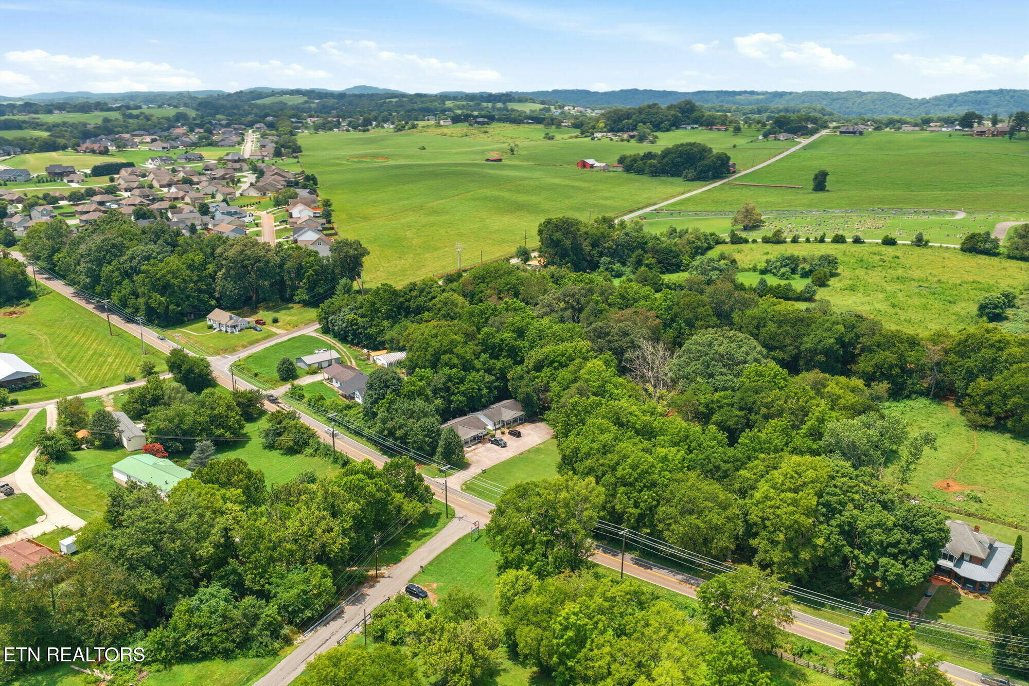 2312 Boyds Creek Highway Sevierville TN 37876